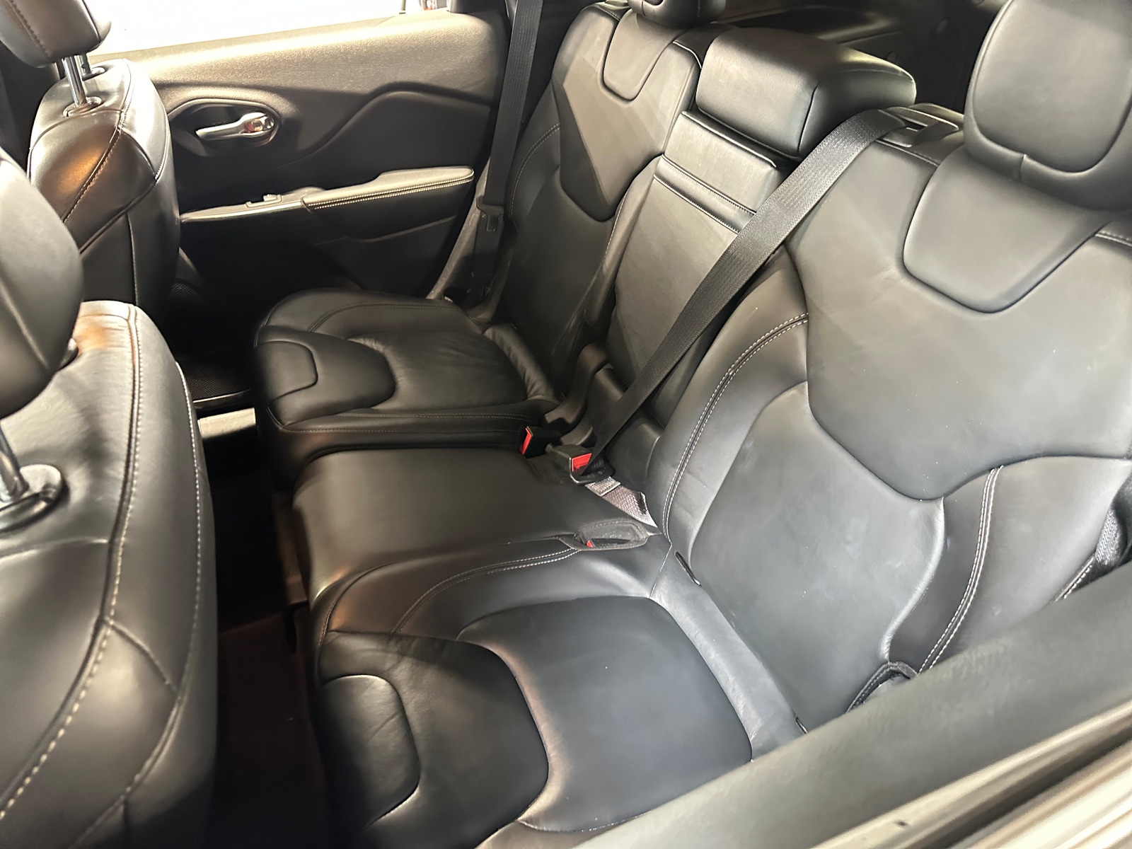 Thumbnail: 2016 Jeep Cherokee - 5