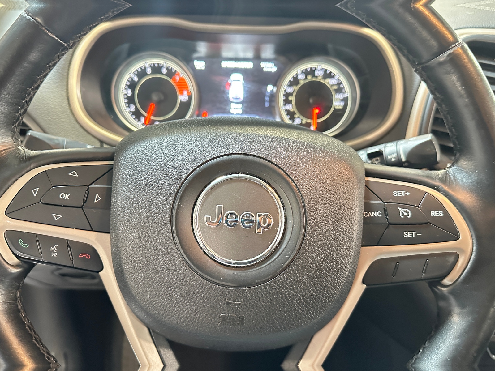 Thumbnail: 2016 Jeep Cherokee - 4
