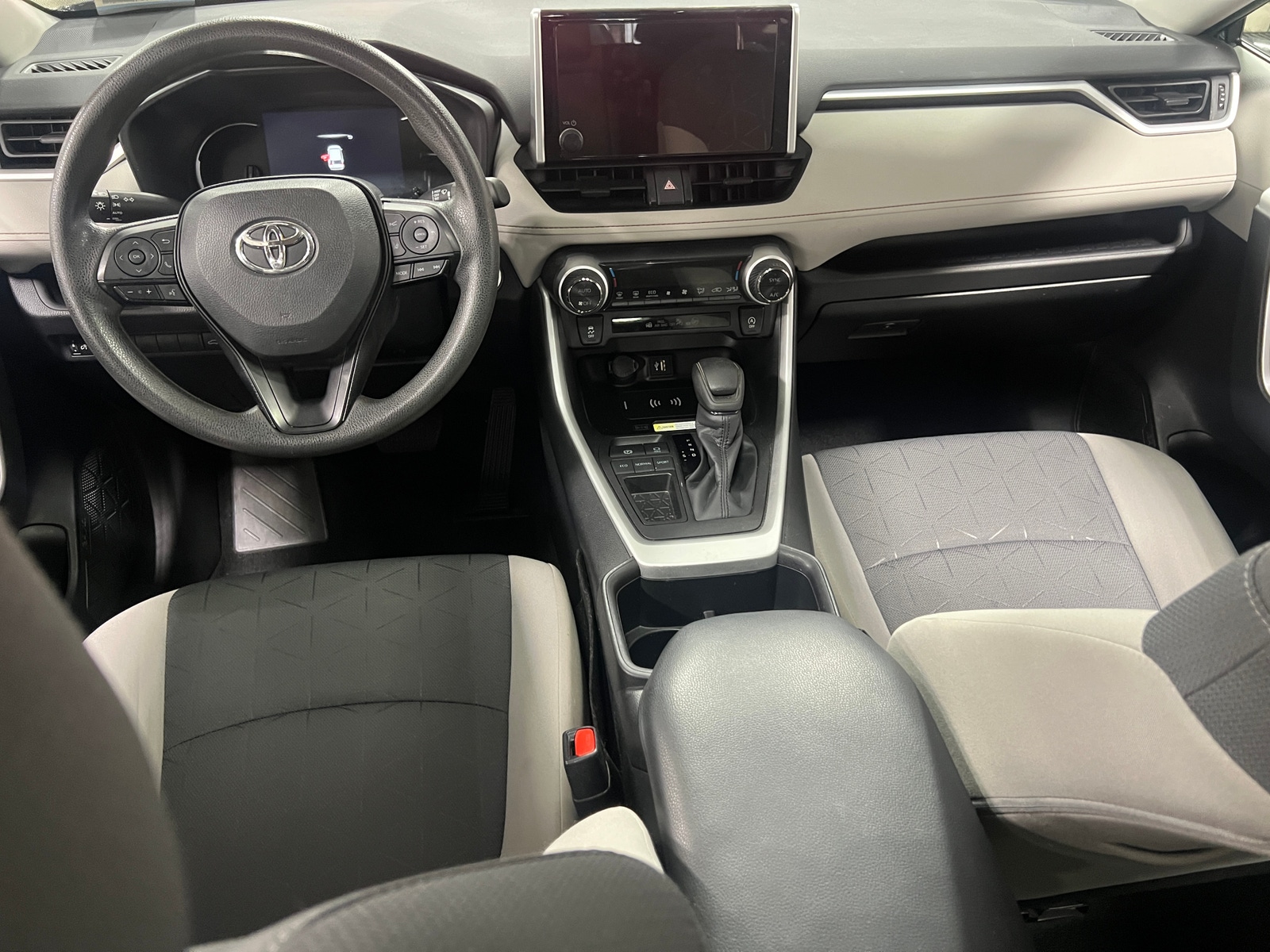 Thumbnail: 2024 Toyota RAV4 - 3