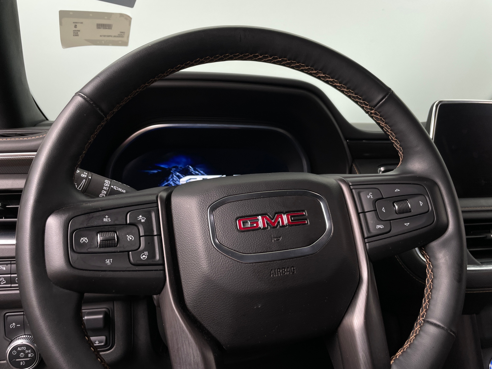 Thumbnail: 2023 GMC Yukon - 4