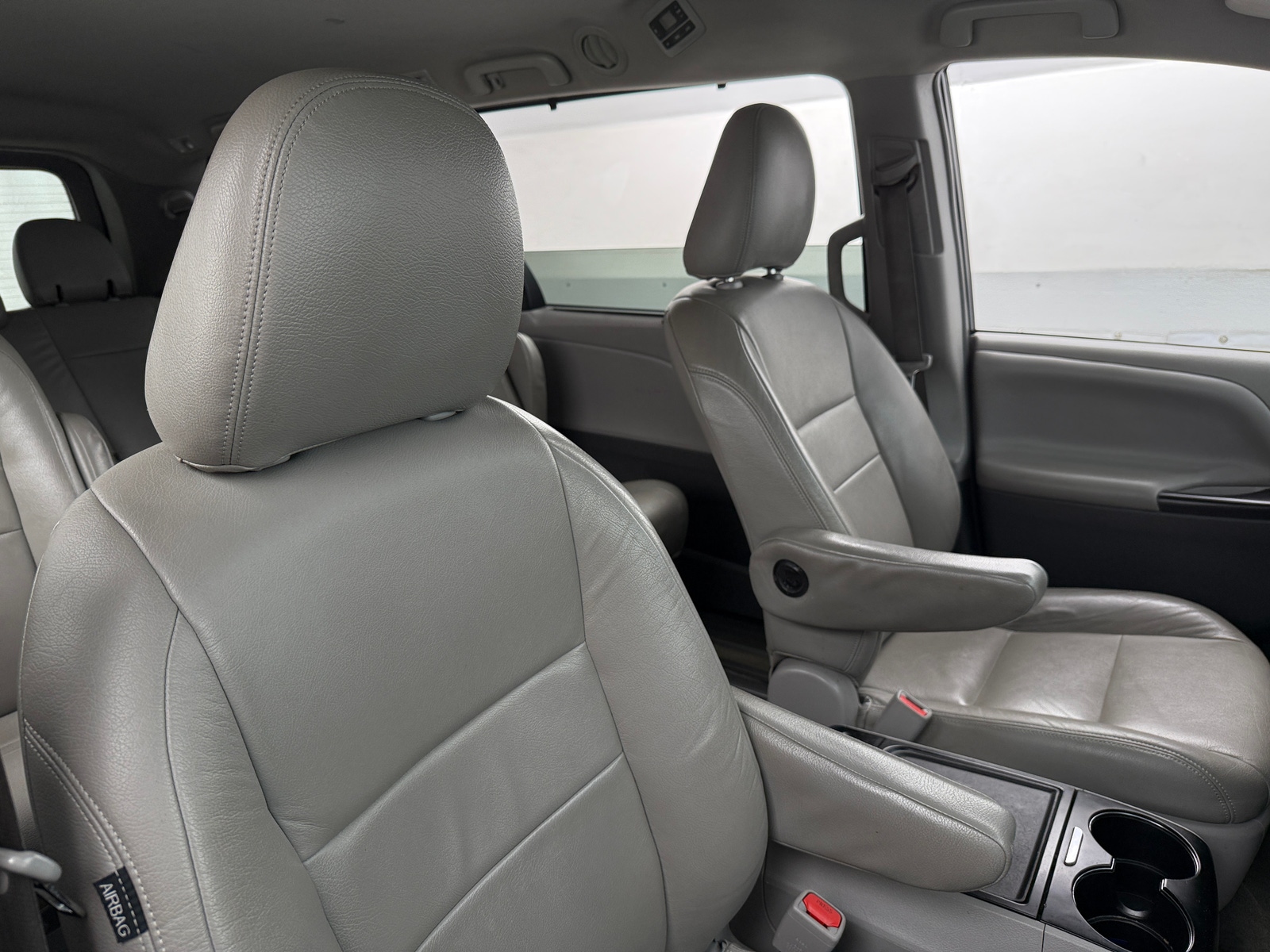 Thumbnail: 2016 Toyota Sienna - 2