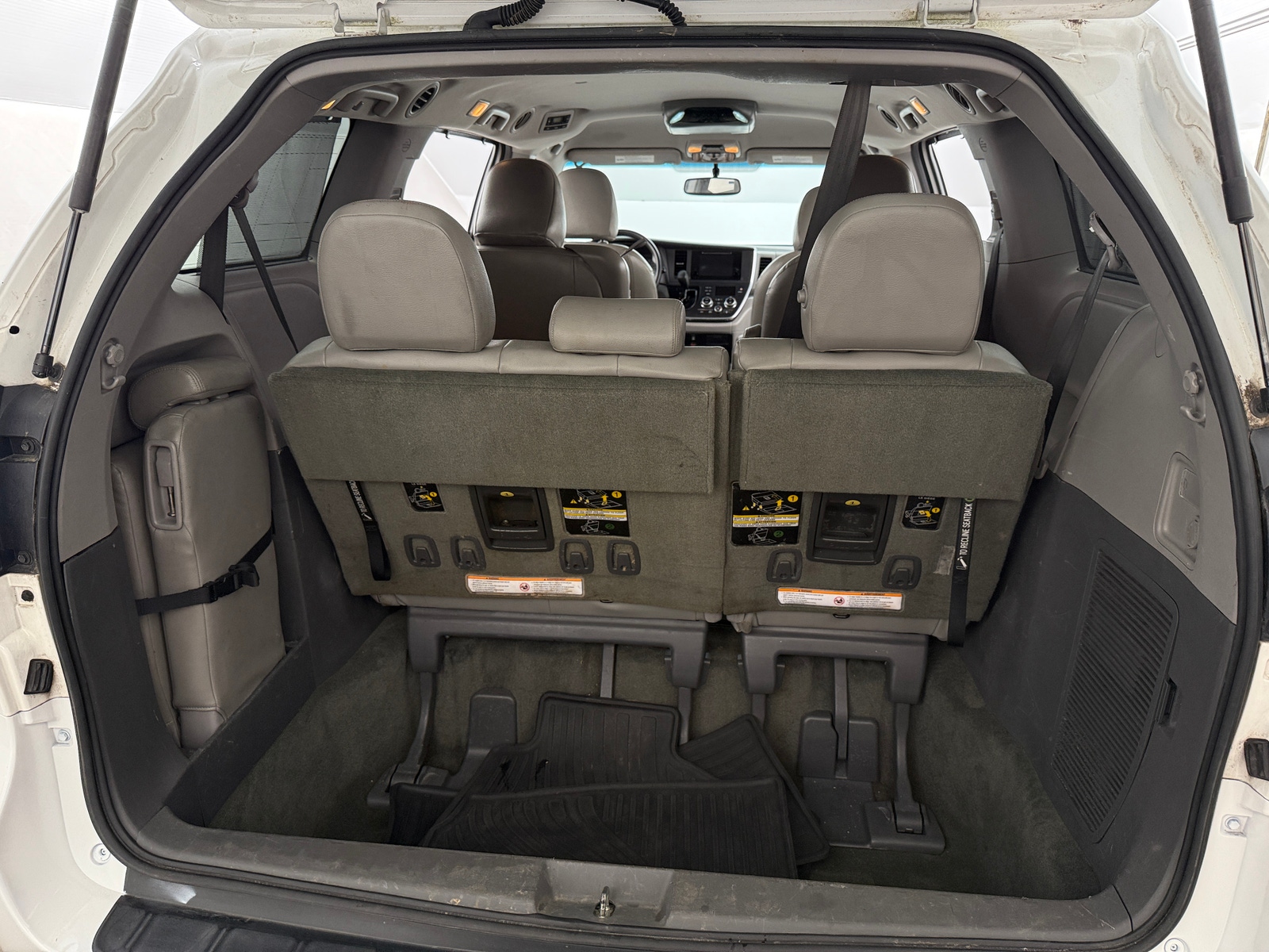 Thumbnail: 2016 Toyota Sienna - 7