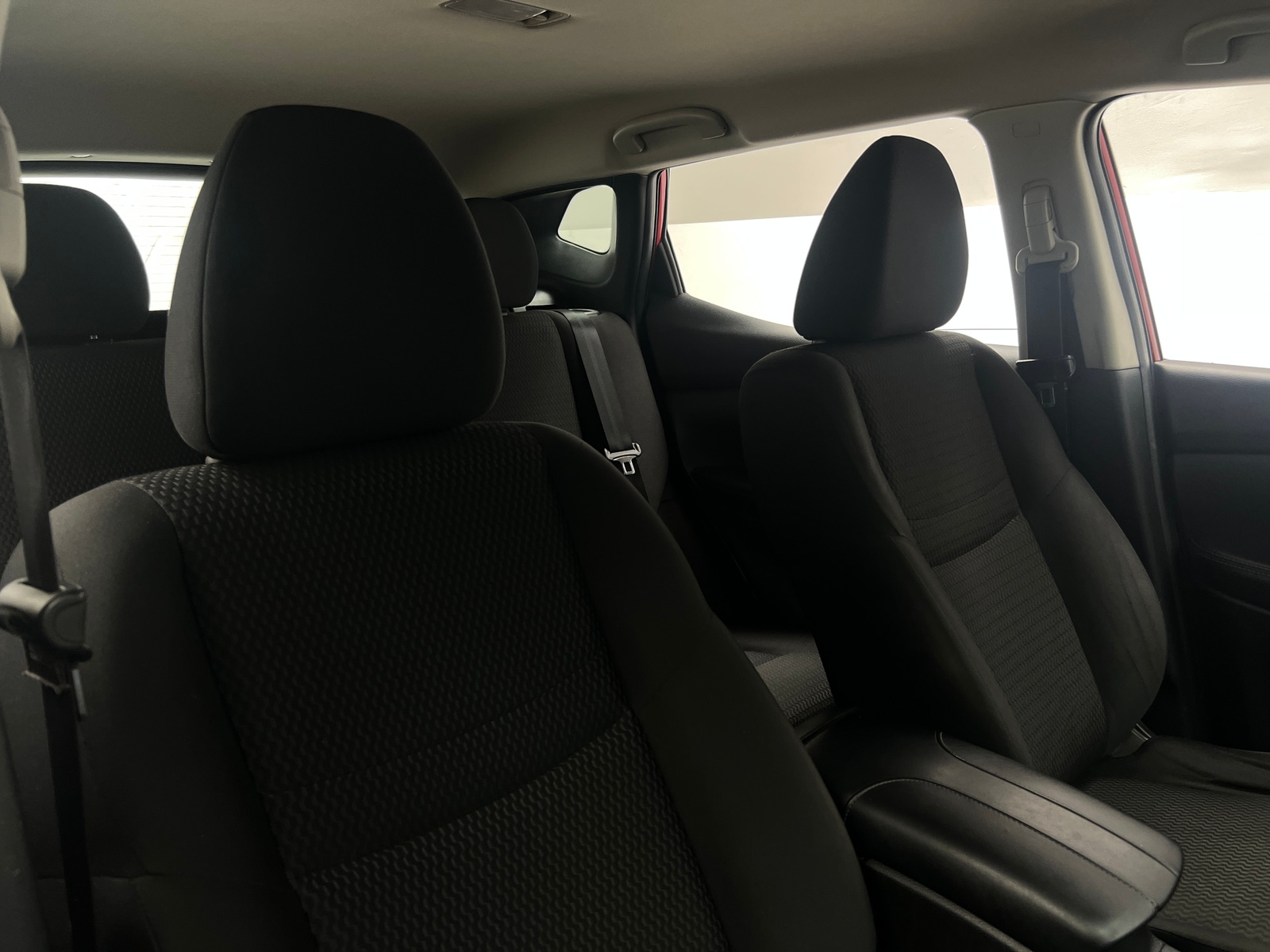 Thumbnail: 2017 Nissan Rogue Sport - 2