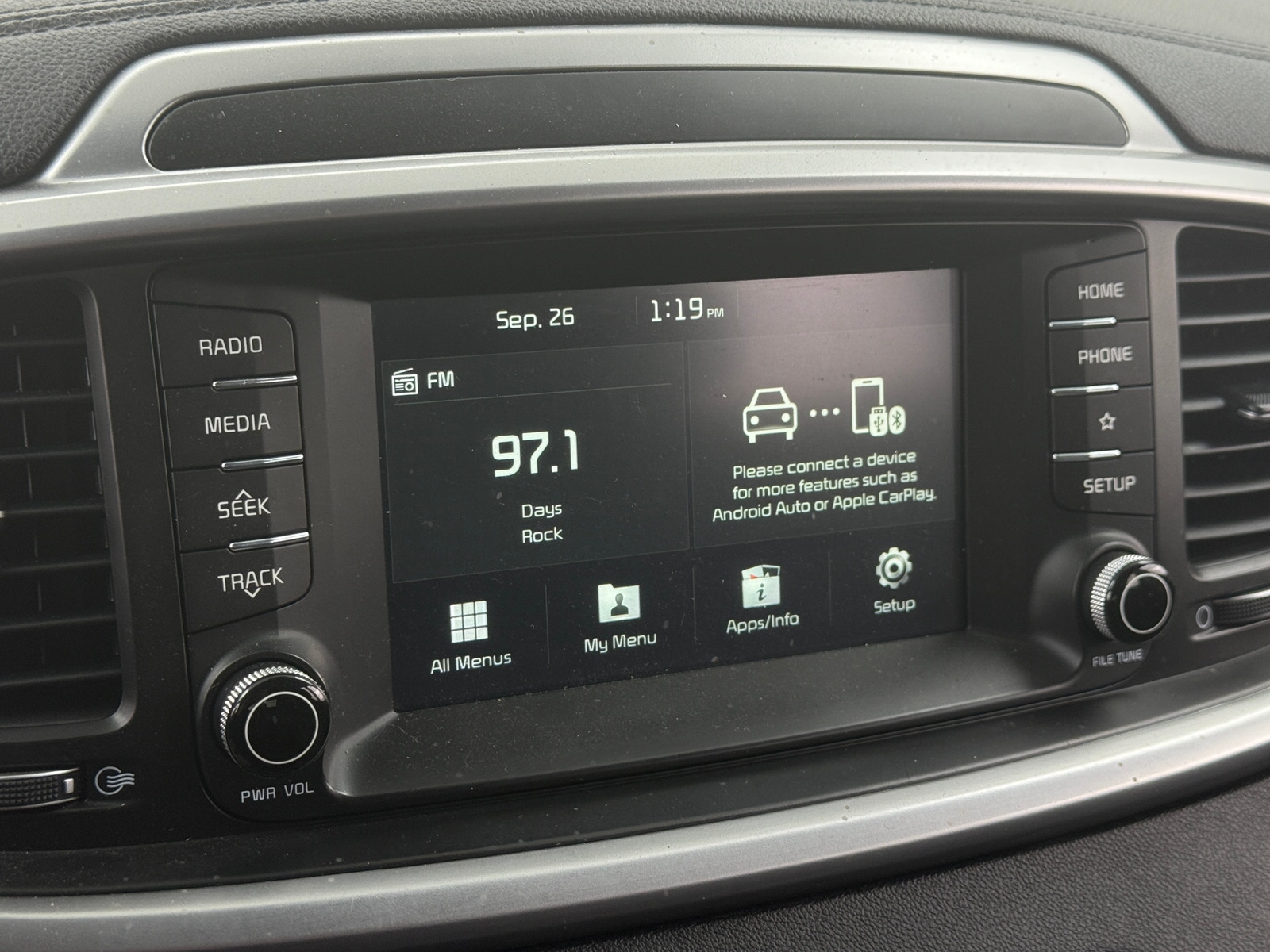 Thumbnail: 2019 Kia Sorento - 4