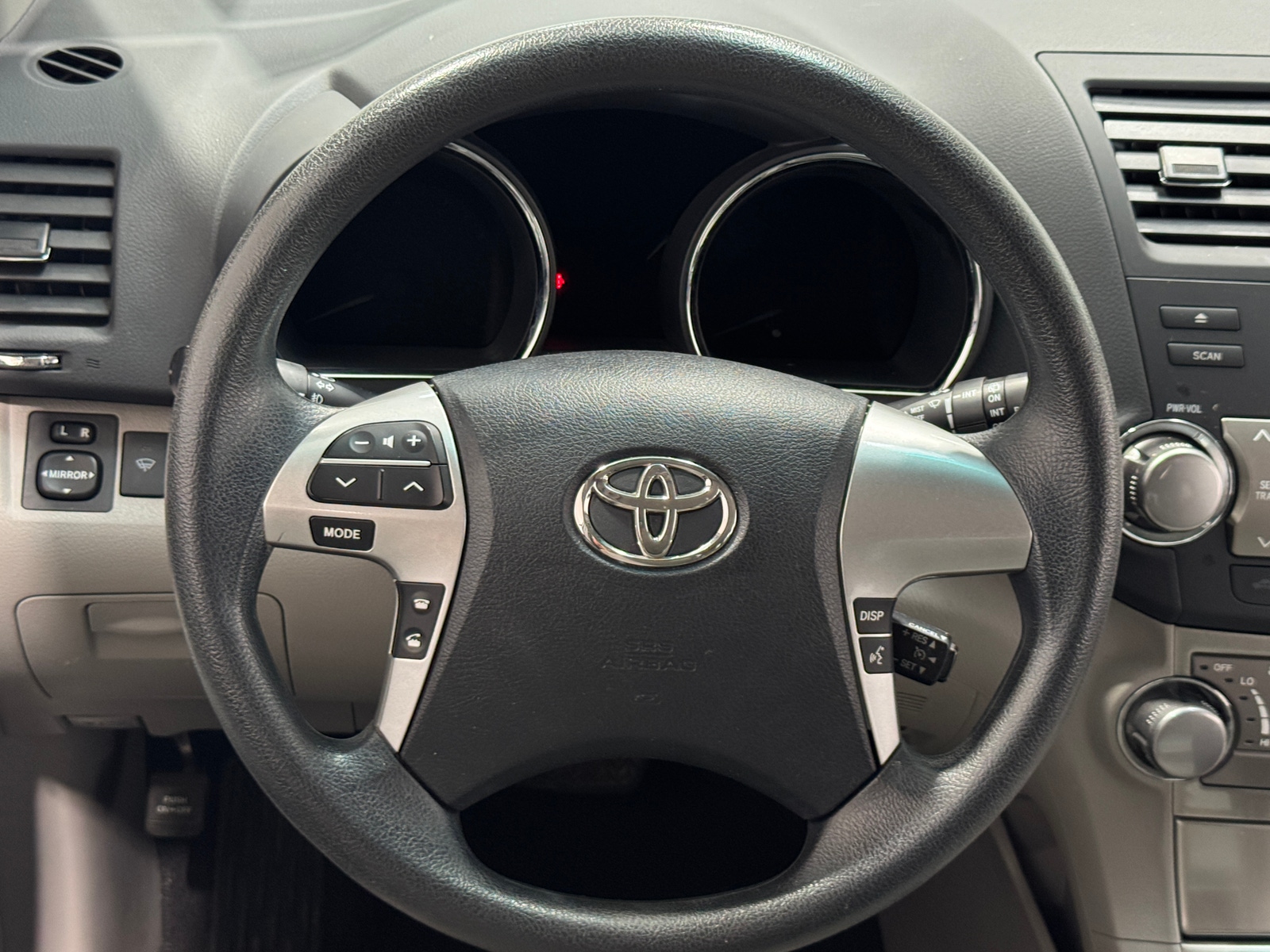 Thumbnail: 2012 Toyota Highlander - 5
