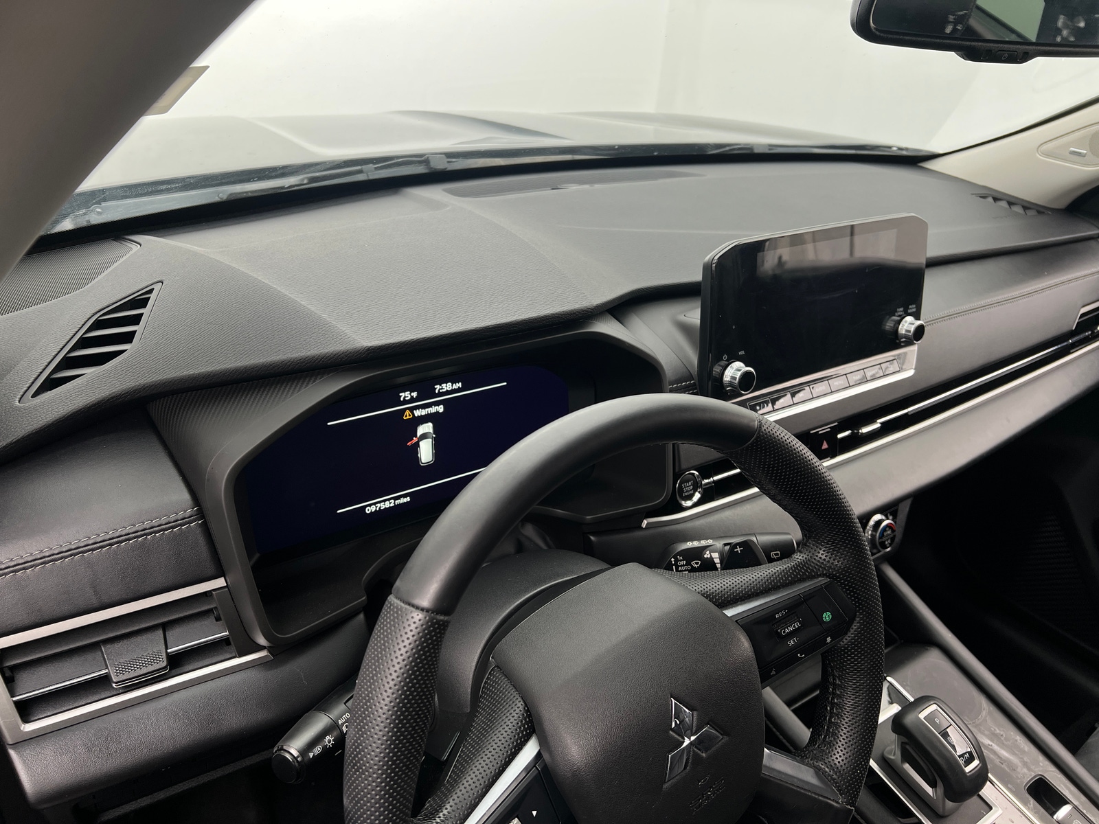 Thumbnail: 2022 Mitsubishi Outlander - 2