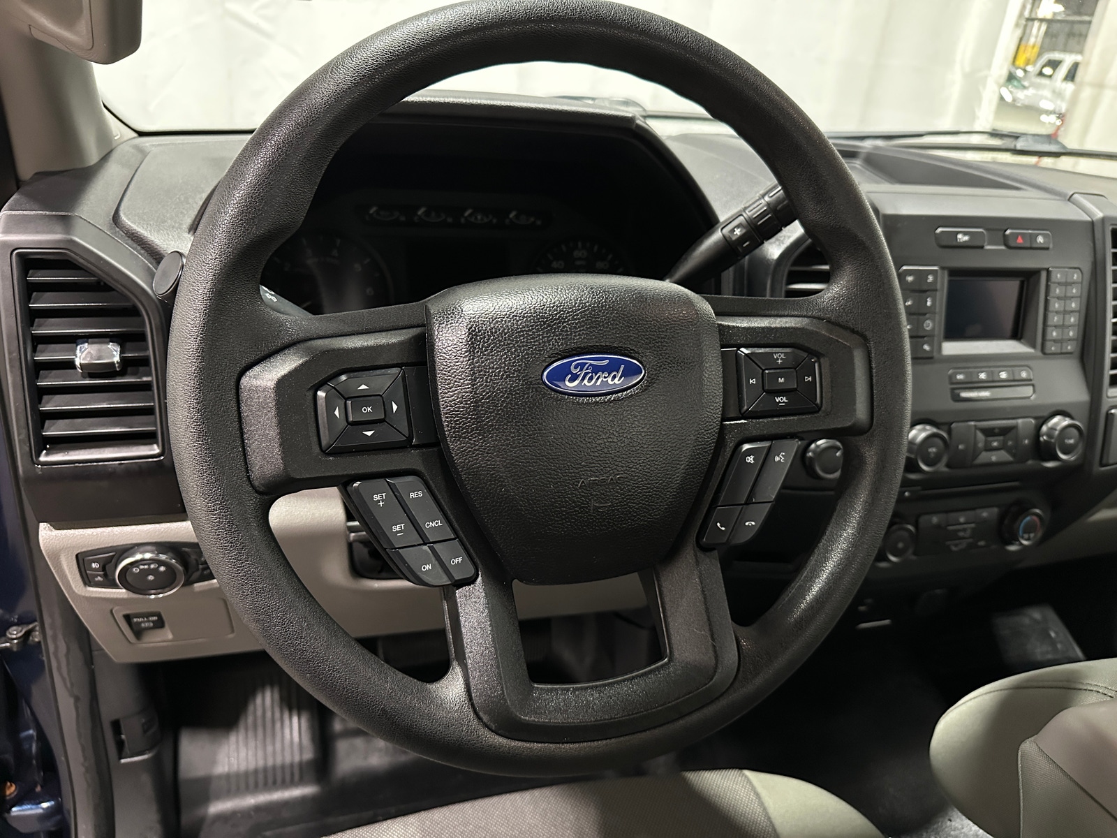 Thumbnail: 2018 Ford Econoline - 5
