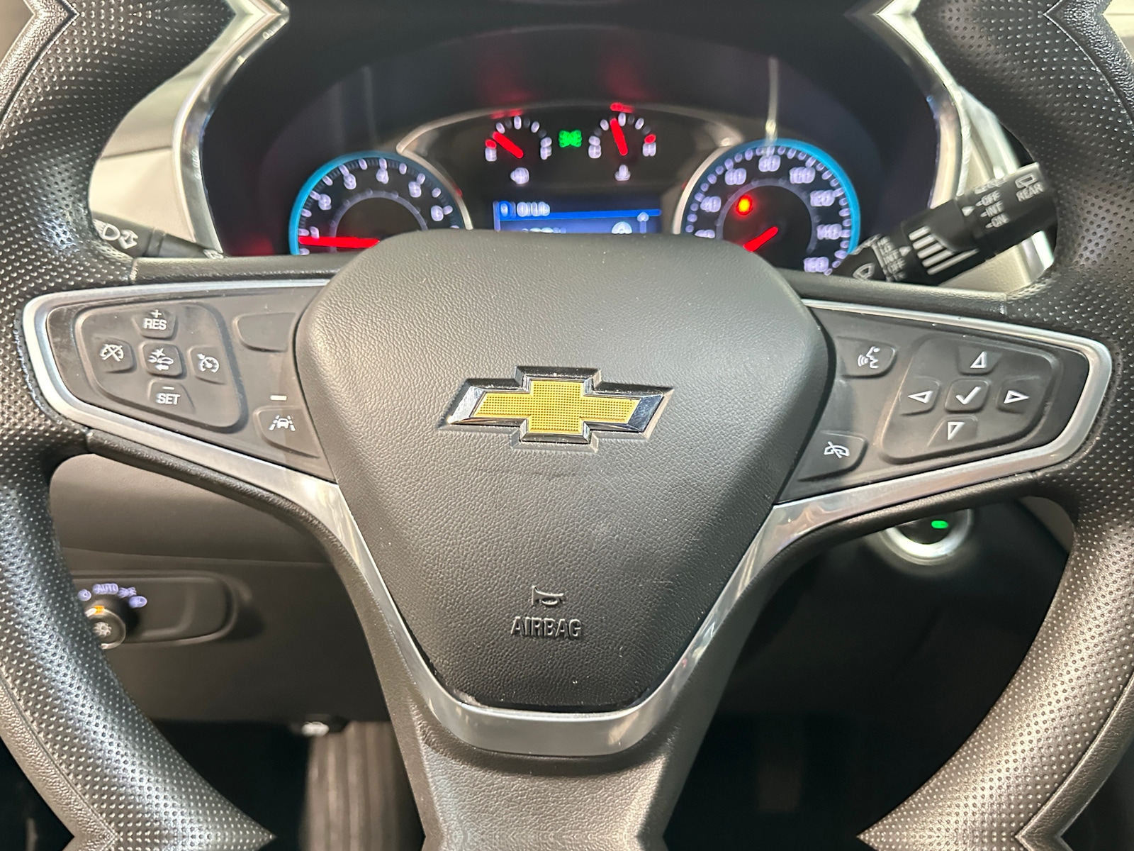Thumbnail: 2023 Chevrolet Equinox - 5
