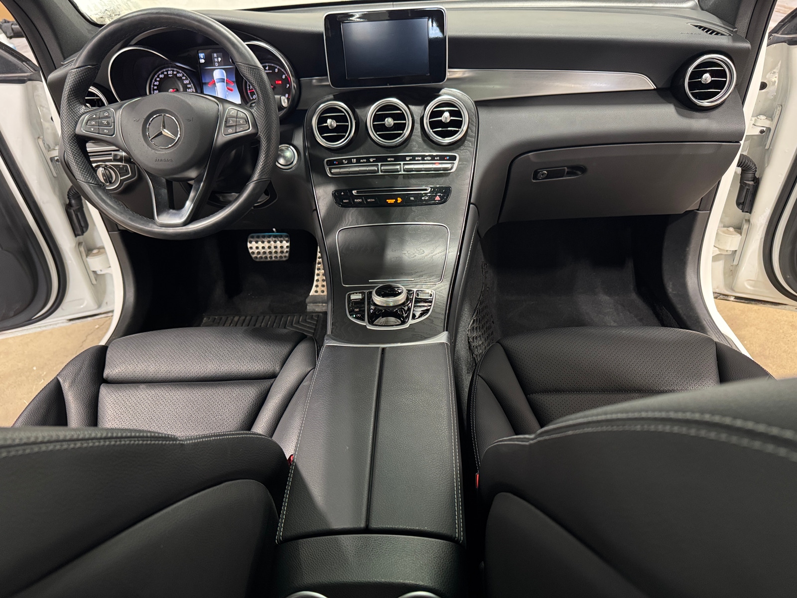 Thumbnail: 2019 Mercedes-Benz GLC - 3