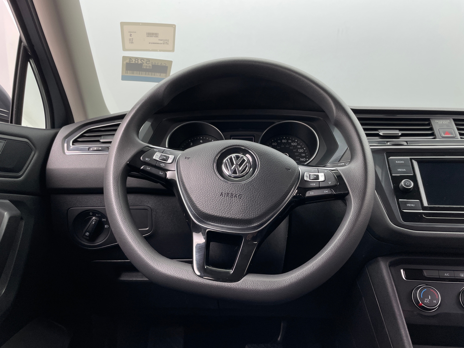 Thumbnail: 2021 Volkswagen Tiguan - 5