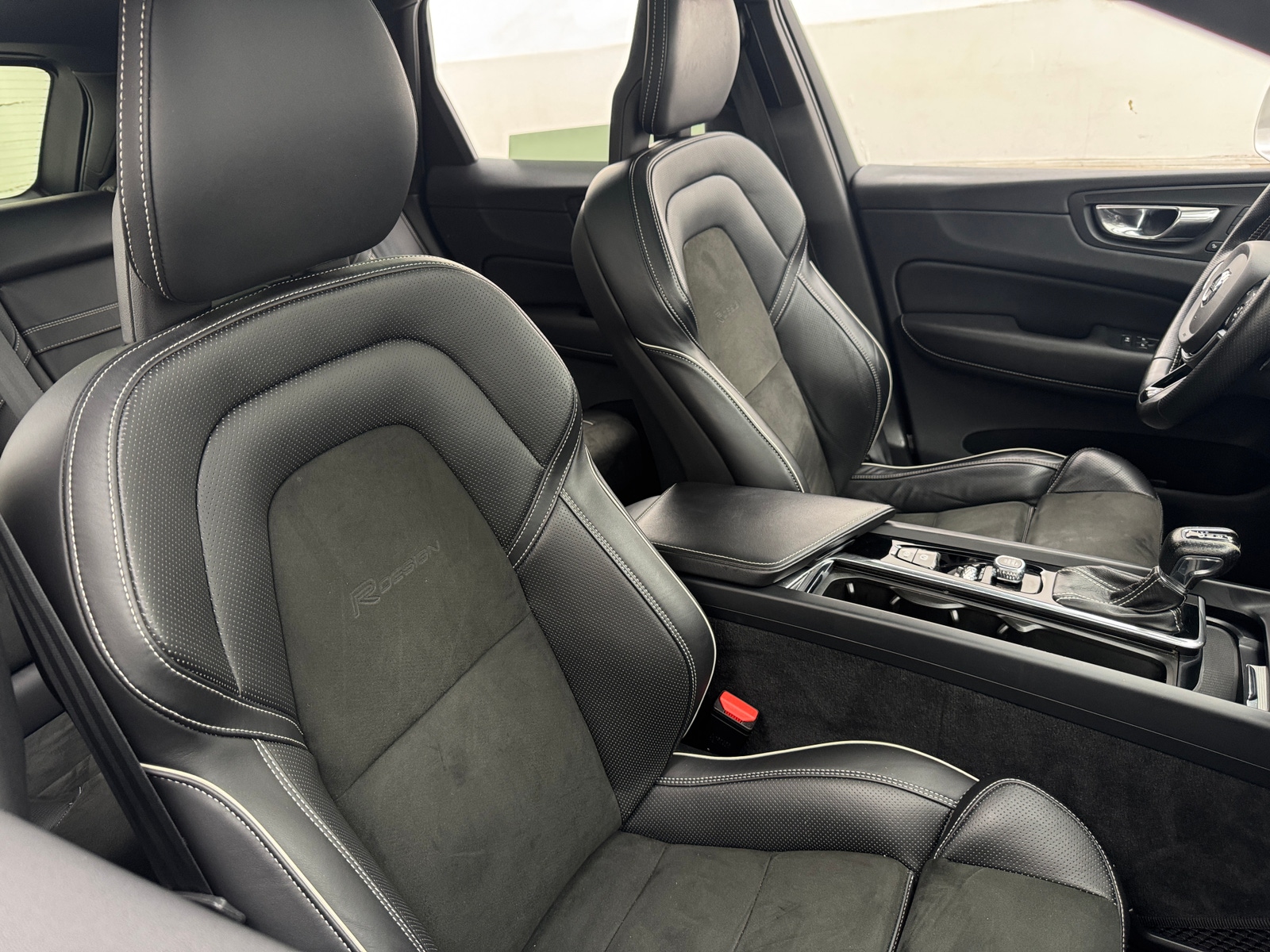 Thumbnail: 2018 Volvo XC60 - 2
