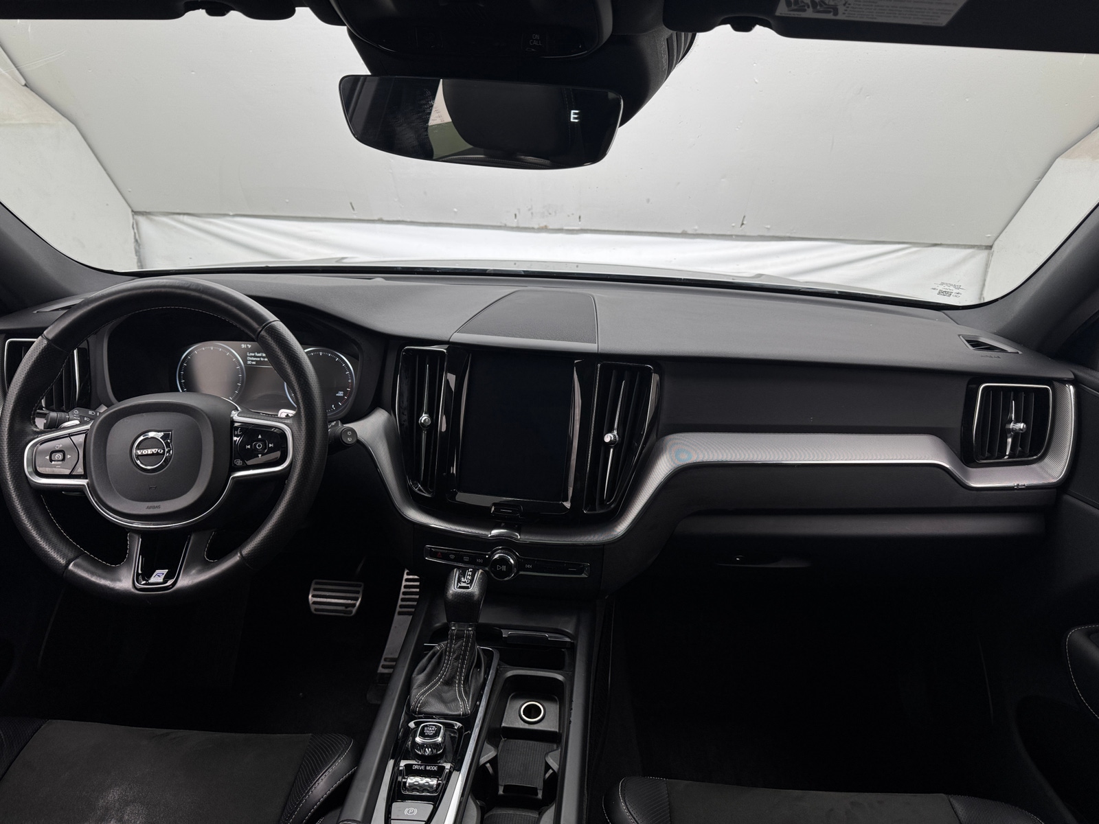 Thumbnail: 2018 Volvo XC60 - 3