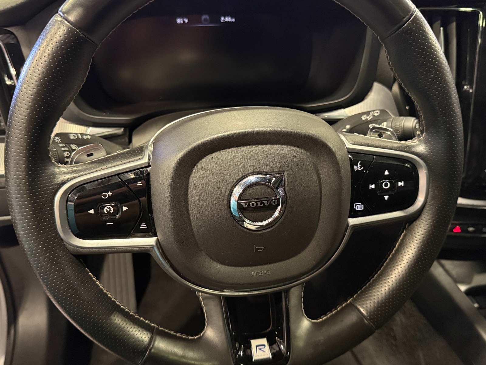 Thumbnail: 2018 Volvo XC60 - 5