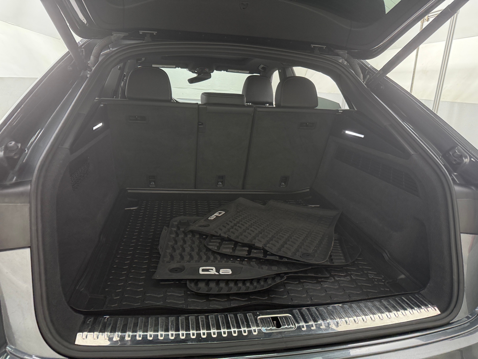 Thumbnail: 2021 Audi Q8 - 6