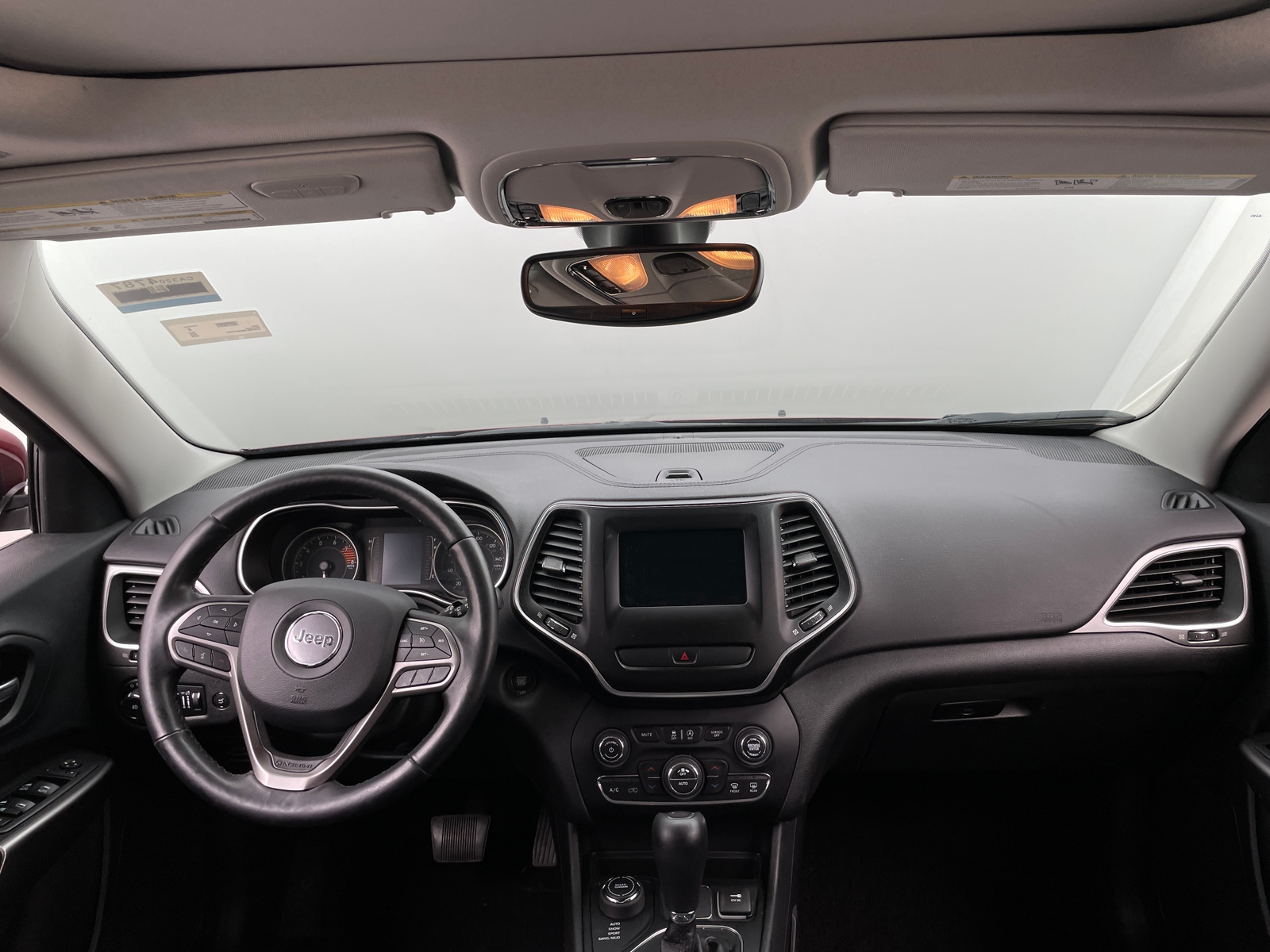 Thumbnail: 2019 Jeep Cherokee - 3