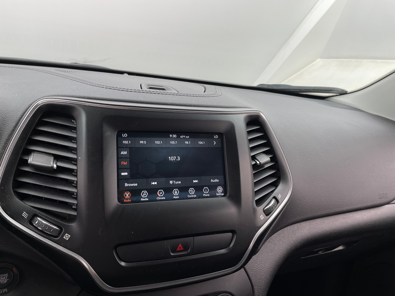 Thumbnail: 2019 Jeep Cherokee - 4