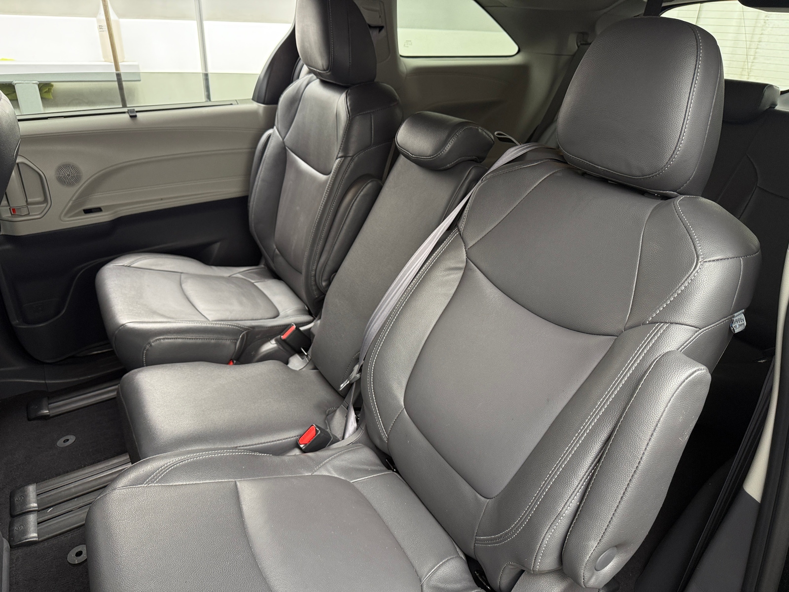 Thumbnail: 2021 Toyota Sienna - 6