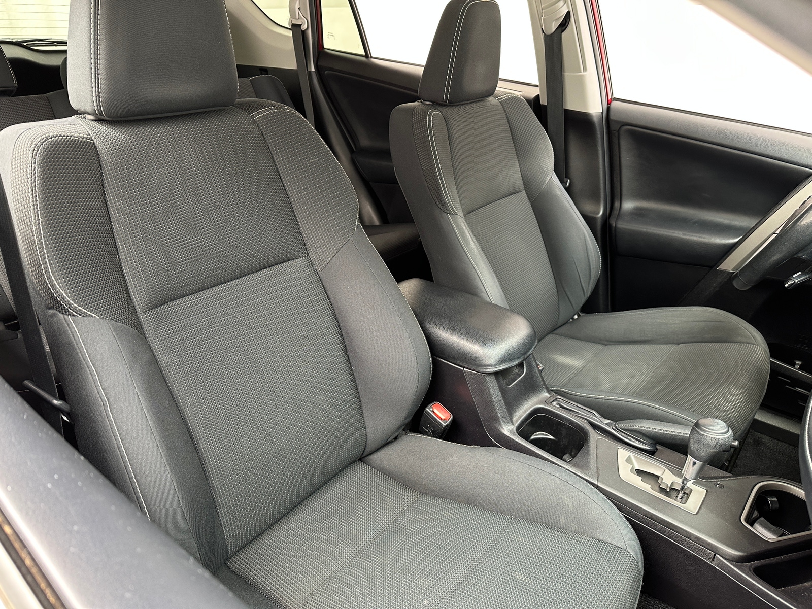 Thumbnail: 2018 Toyota RAV4 - 2