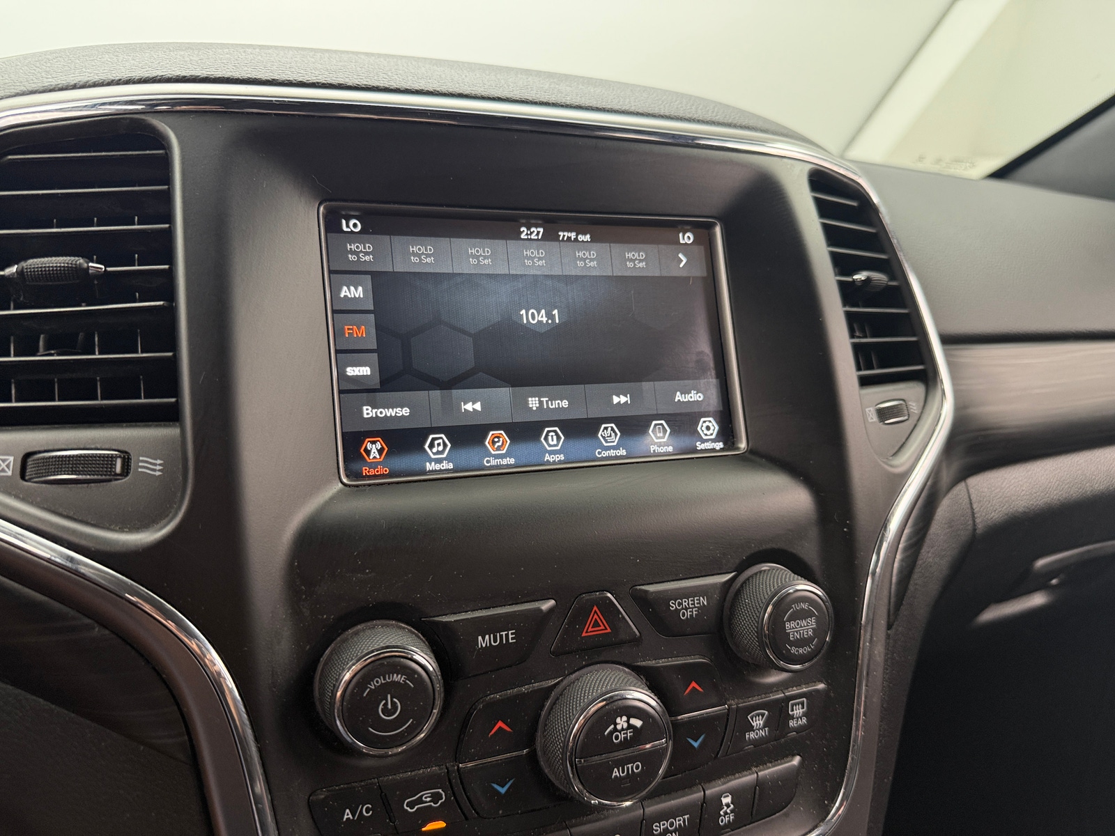 Thumbnail: 2019 Jeep Grand Cherokee - 4