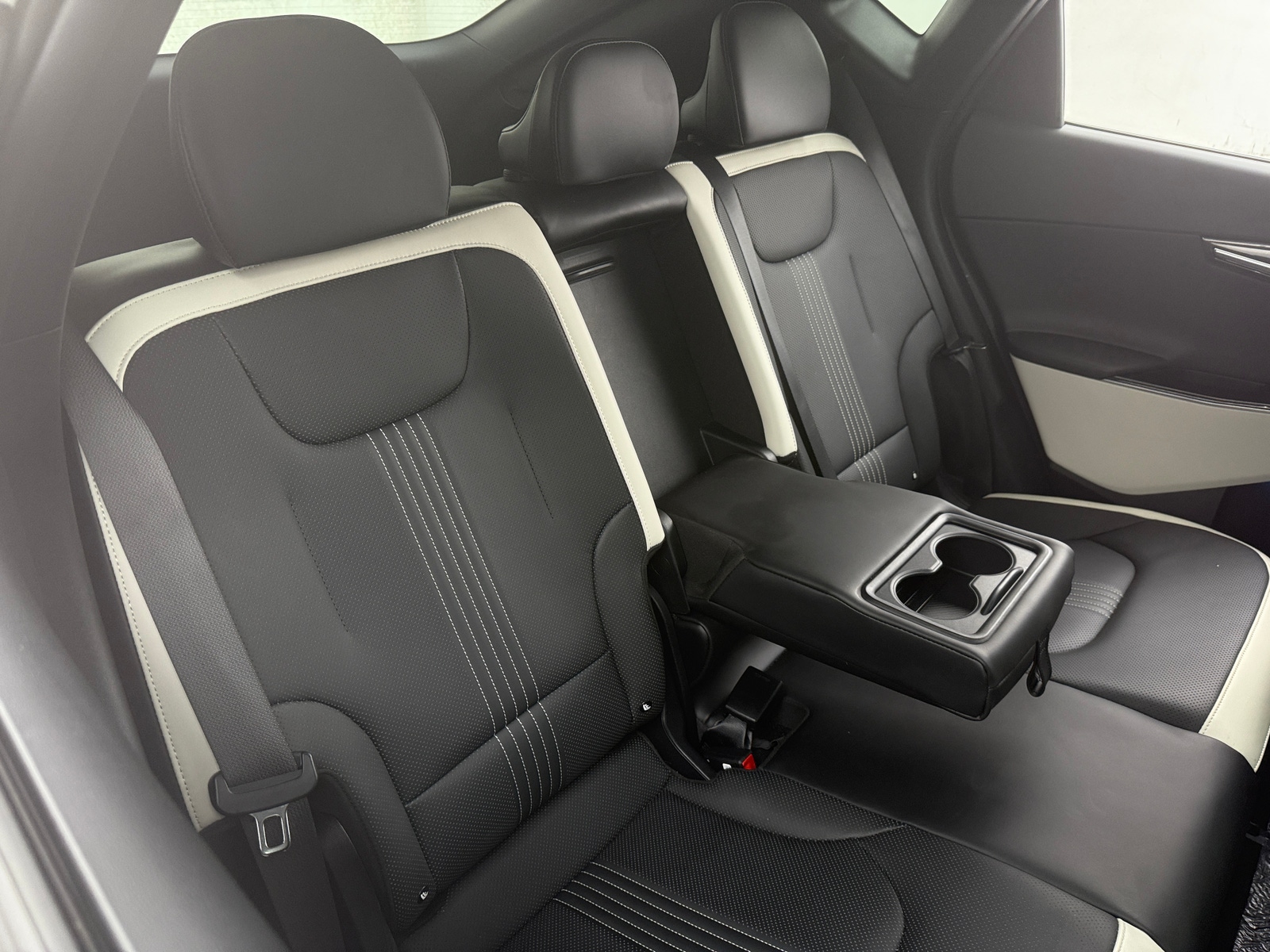 Thumbnail: 2022 Kia EV6 - 5