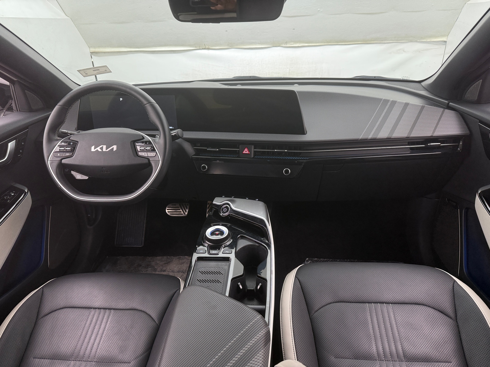 Thumbnail: 2022 Kia EV6 - 2