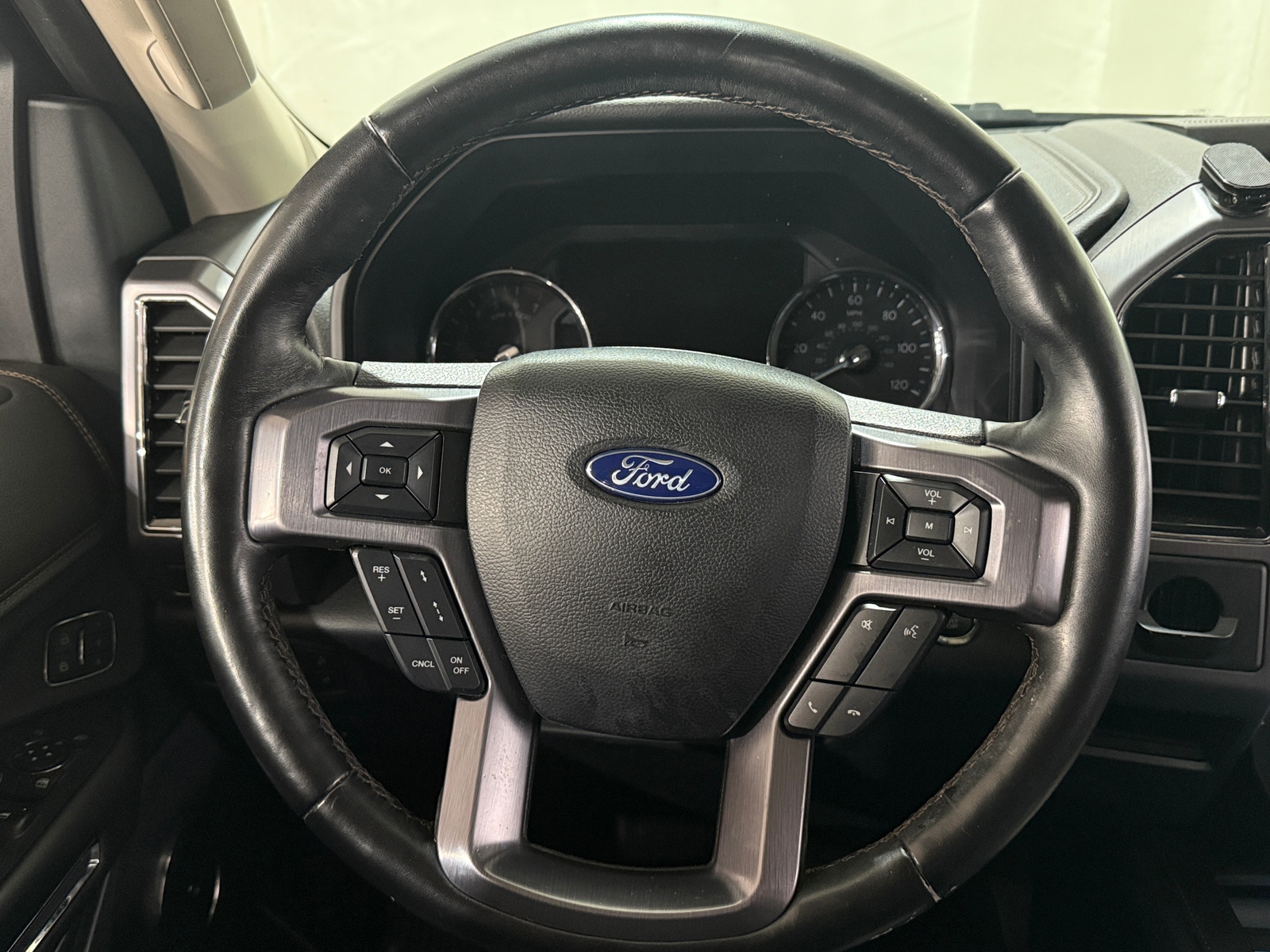 Thumbnail: 2019 Ford Expedition - 4