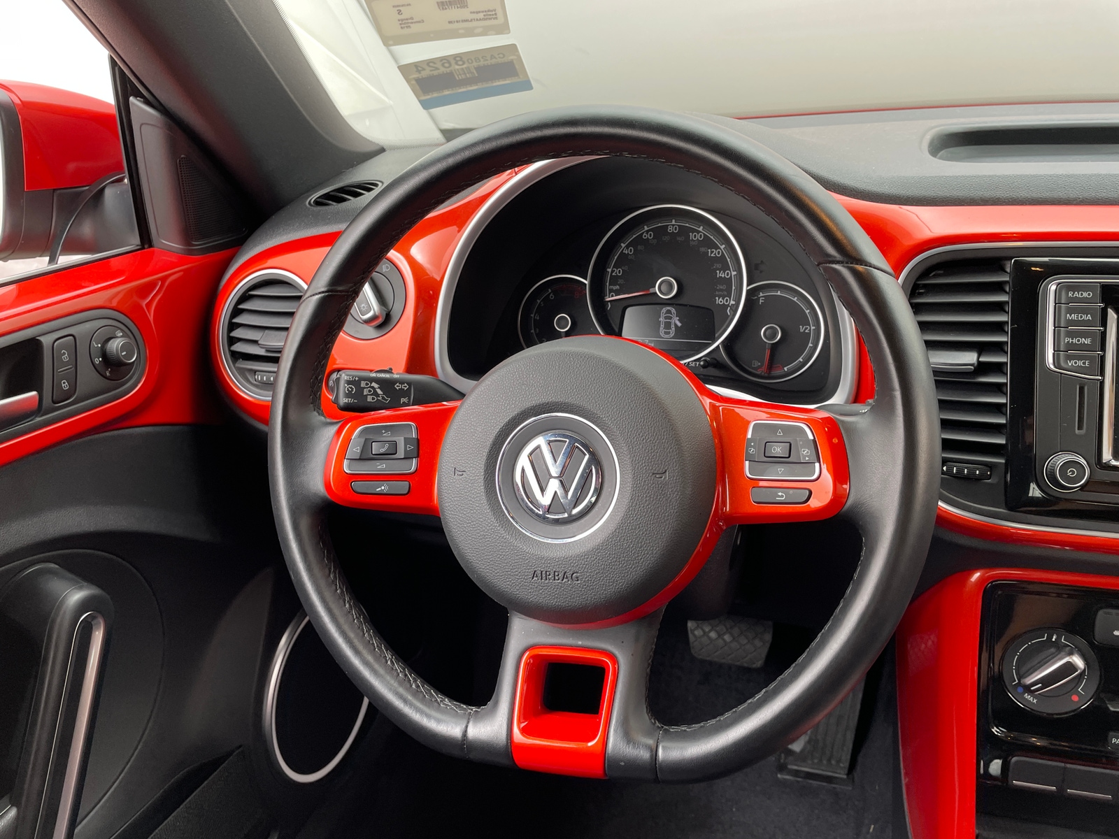 Thumbnail: 2018 Volkswagen Beetle - 4