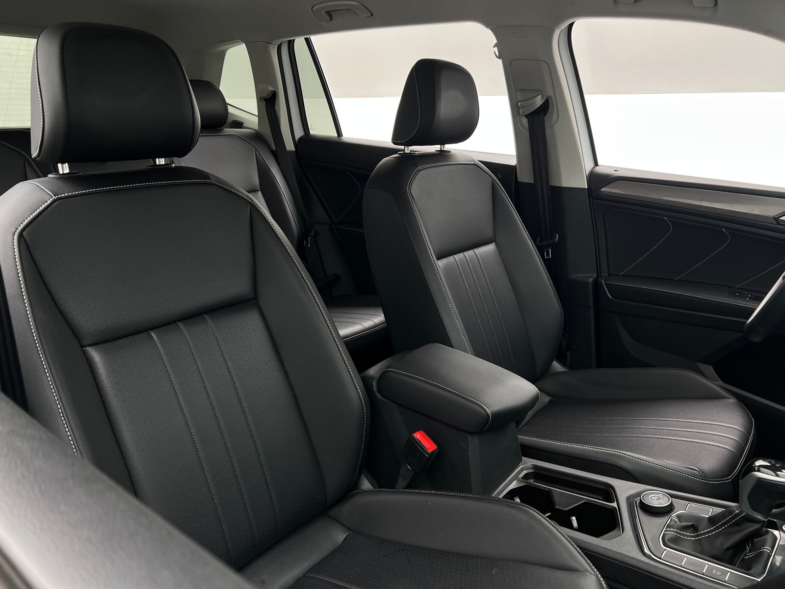 Thumbnail: 2024 Volkswagen Tiguan - 2