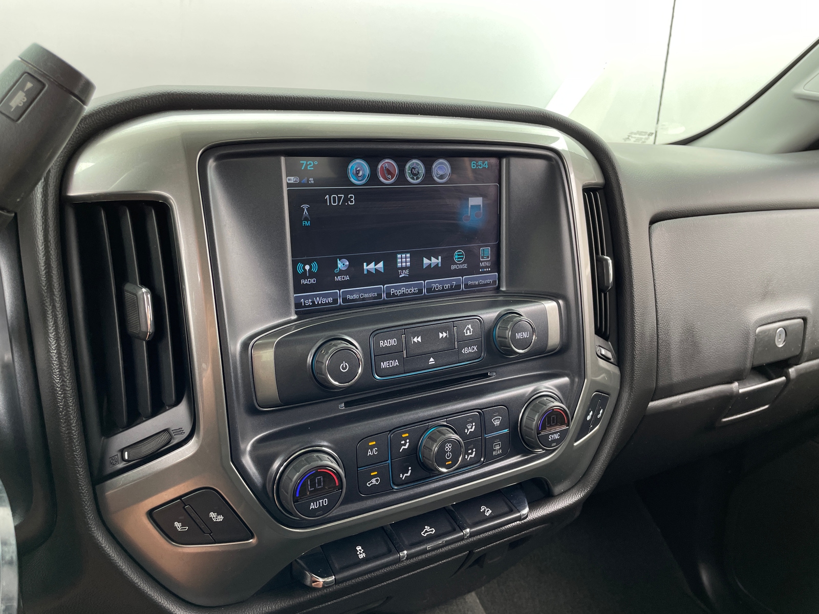 Thumbnail: 2018 Chevrolet Silverado 1500 - 4