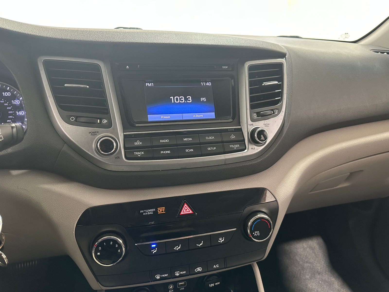 Thumbnail: 2017 Hyundai Tucson - 4