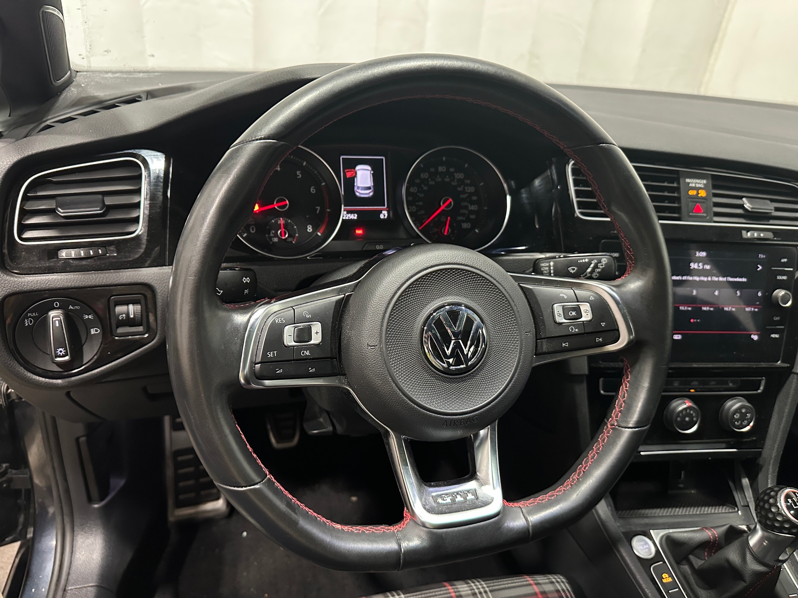 Thumbnail: 2018 Volkswagen Golf - 4