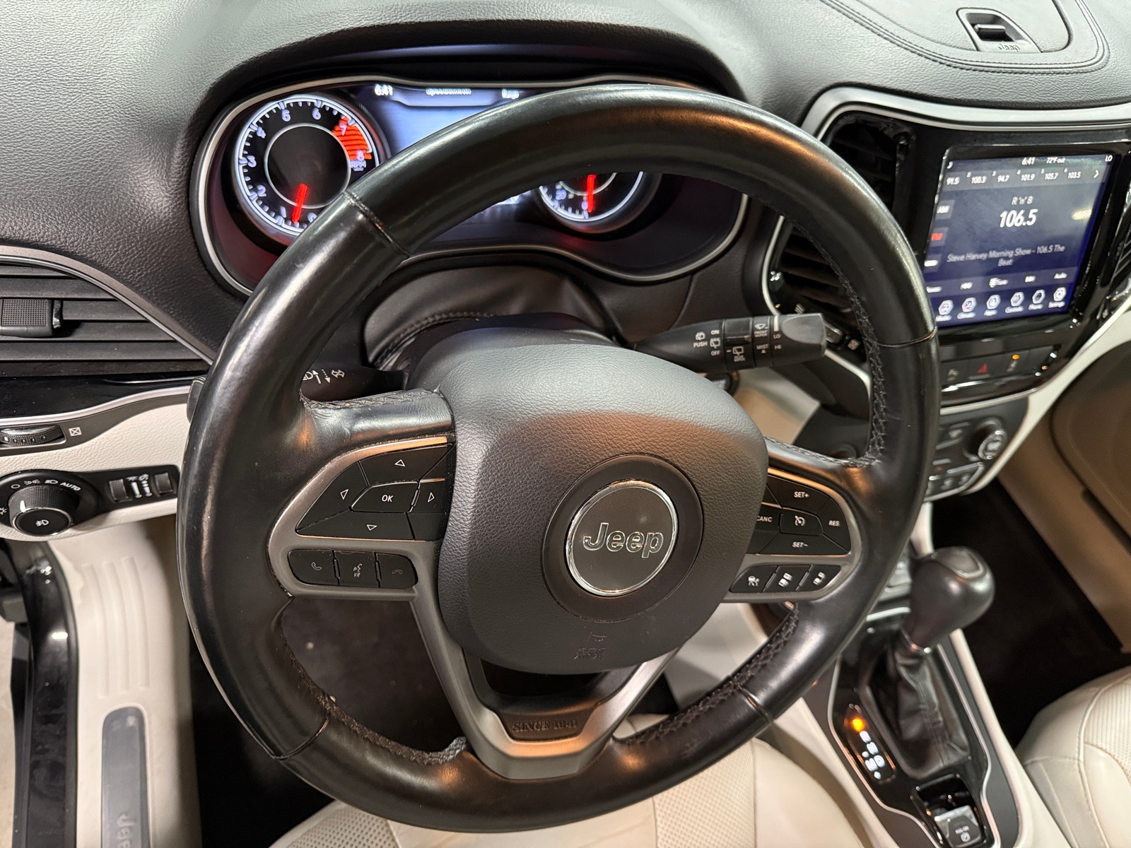 Thumbnail: 2019 Jeep Cherokee - 4