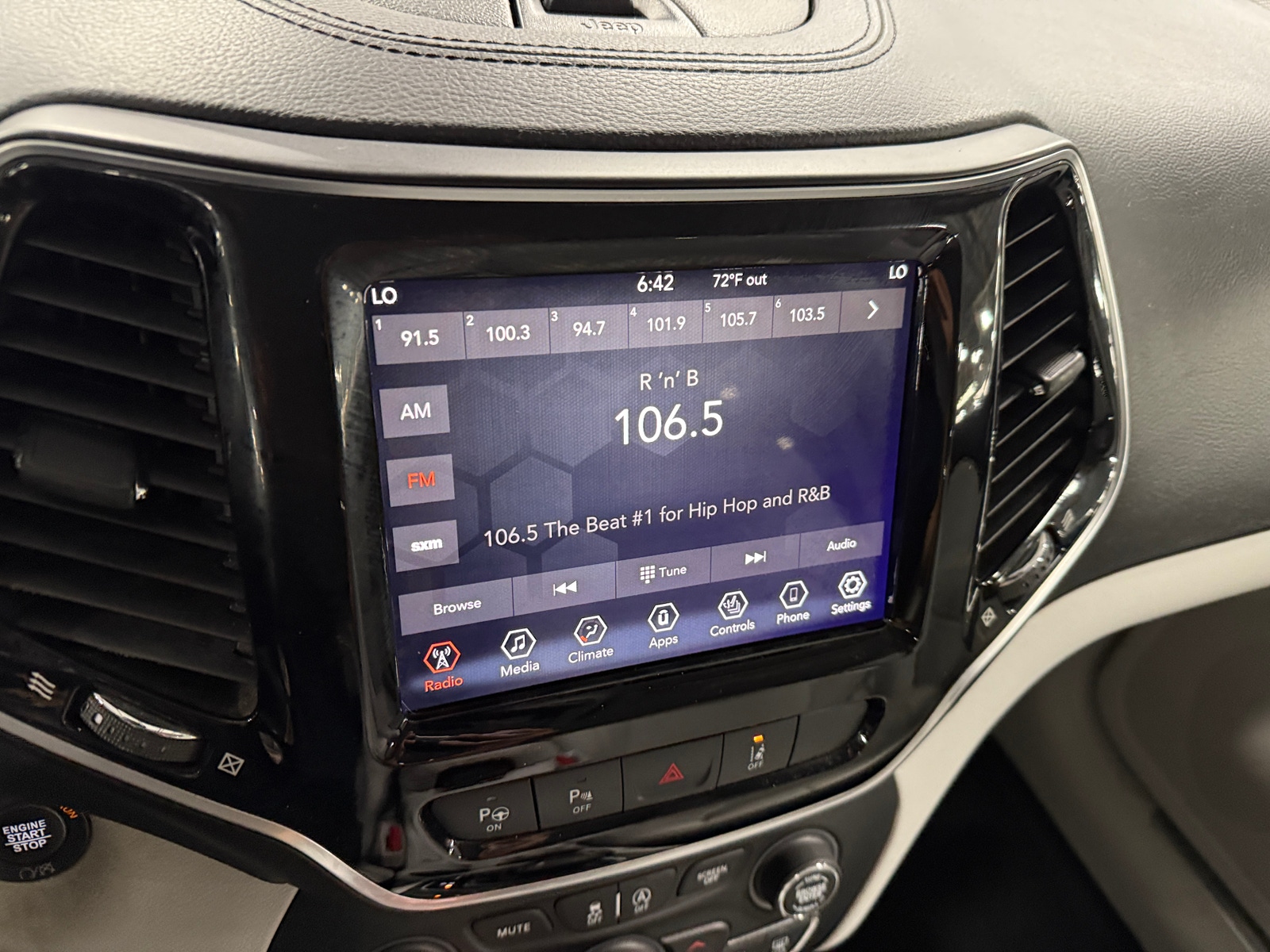 Thumbnail: 2019 Jeep Cherokee - 3