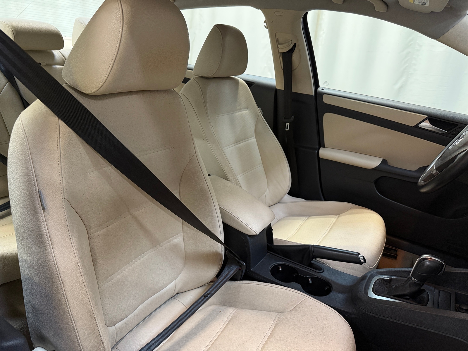 Thumbnail: 2012 Volkswagen Jetta - 2