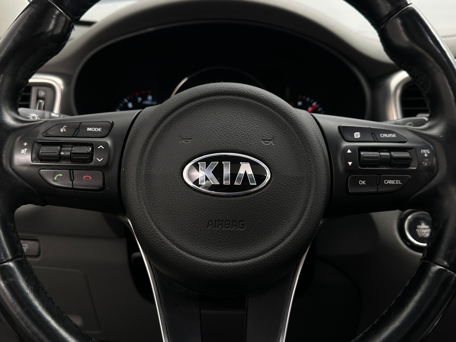 Thumbnail: 2016 Kia Sorento - 4