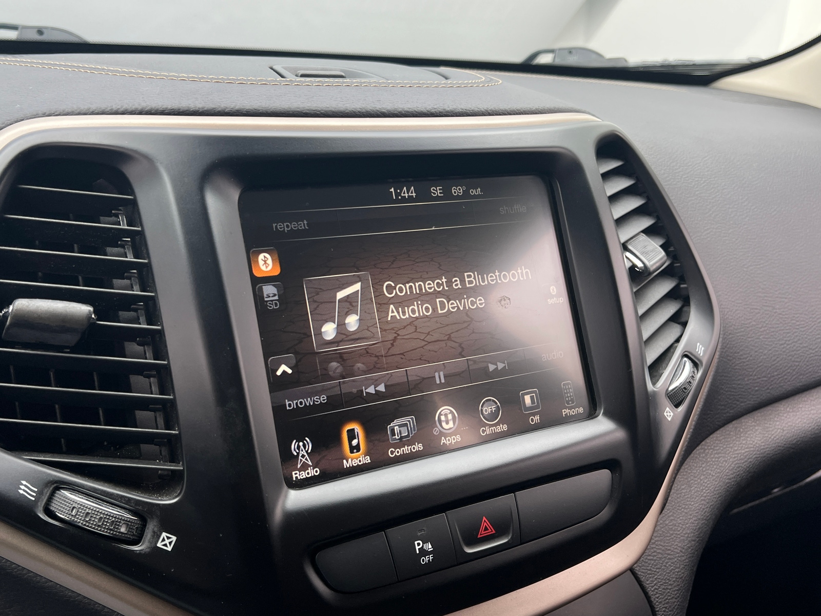 Thumbnail: 2017 Jeep Cherokee - 4