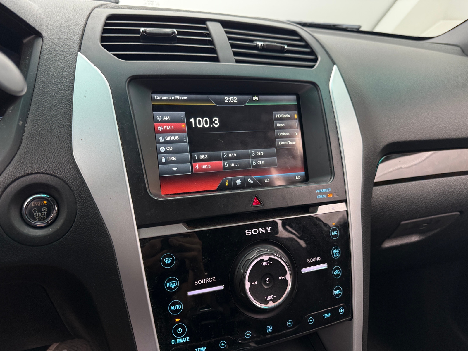 Thumbnail: 2011 Ford Explorer - 3