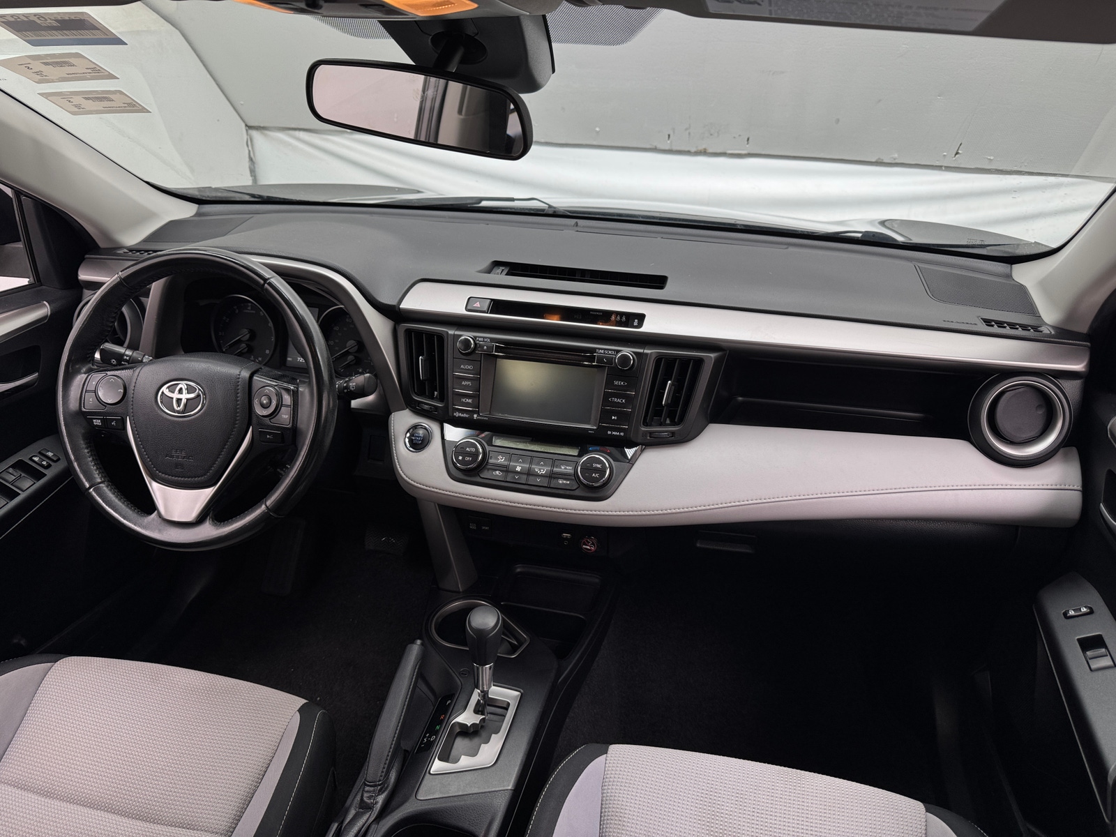 Thumbnail: 2018 Toyota RAV4 - 3