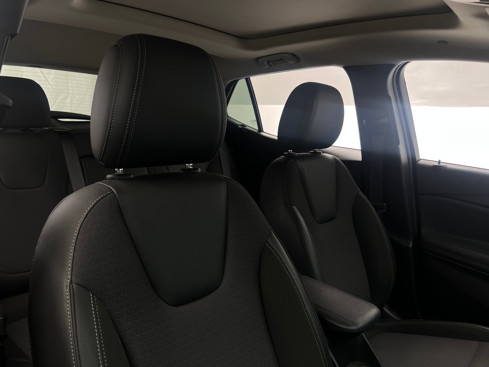 Thumbnail: 2020 Buick Encore GX - 2