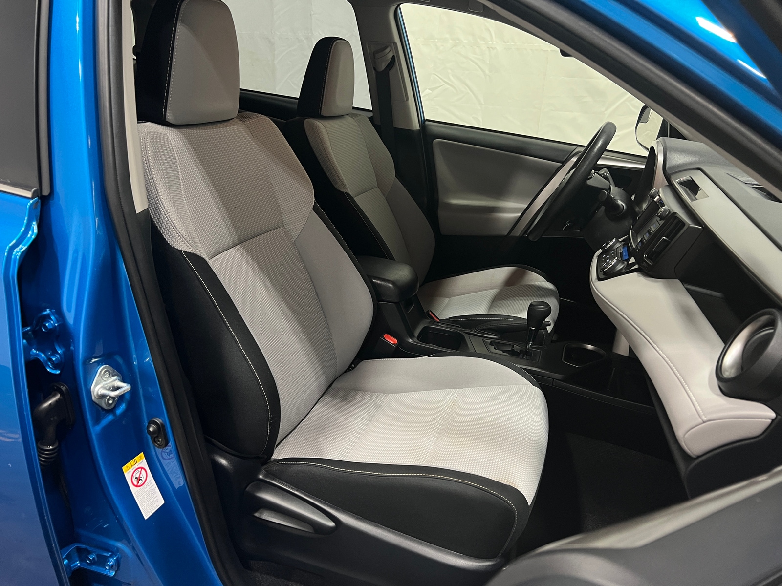 Thumbnail: 2018 Toyota RAV4 - 2