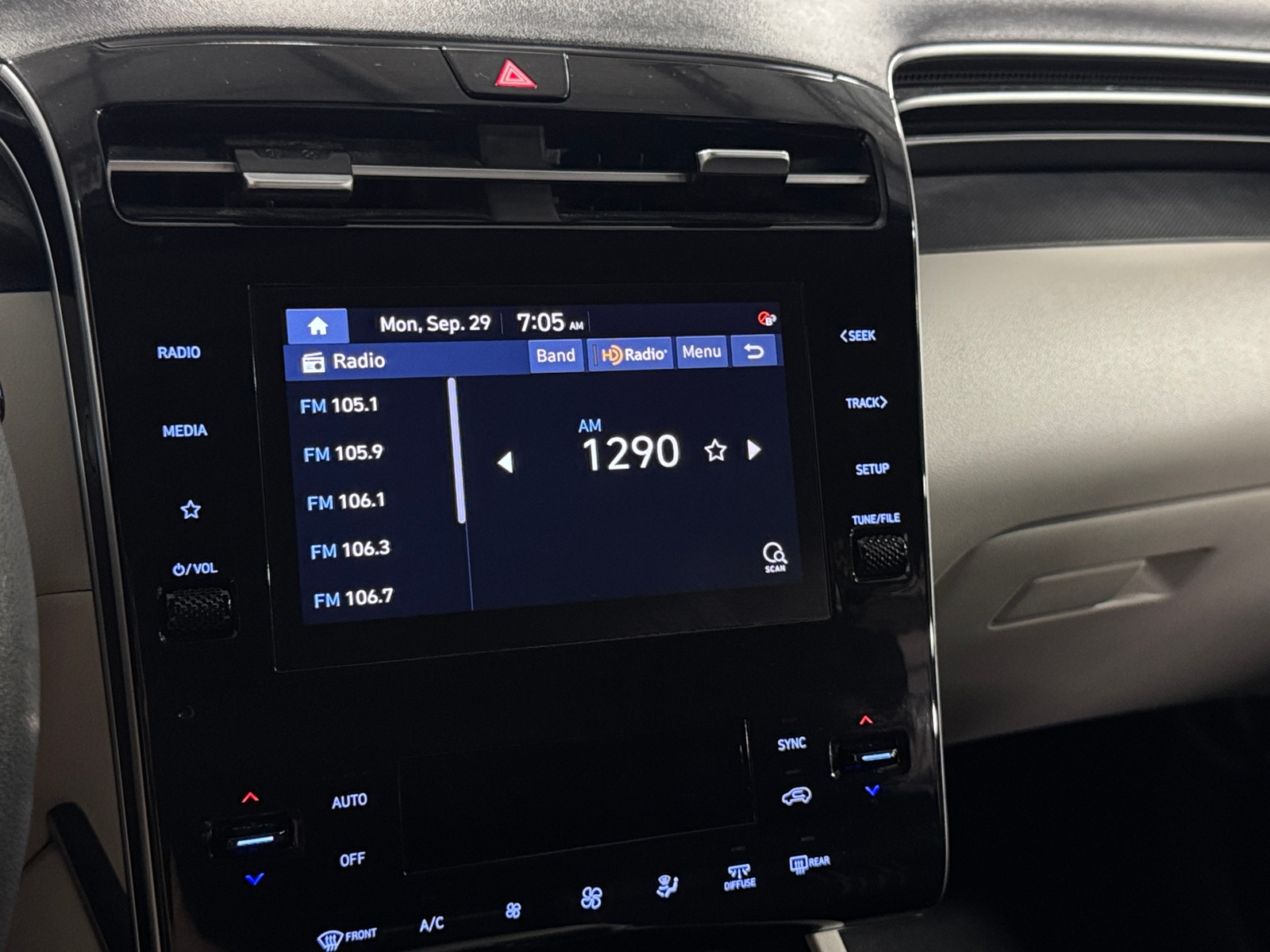 Thumbnail: 2024 Hyundai Tucson - 4