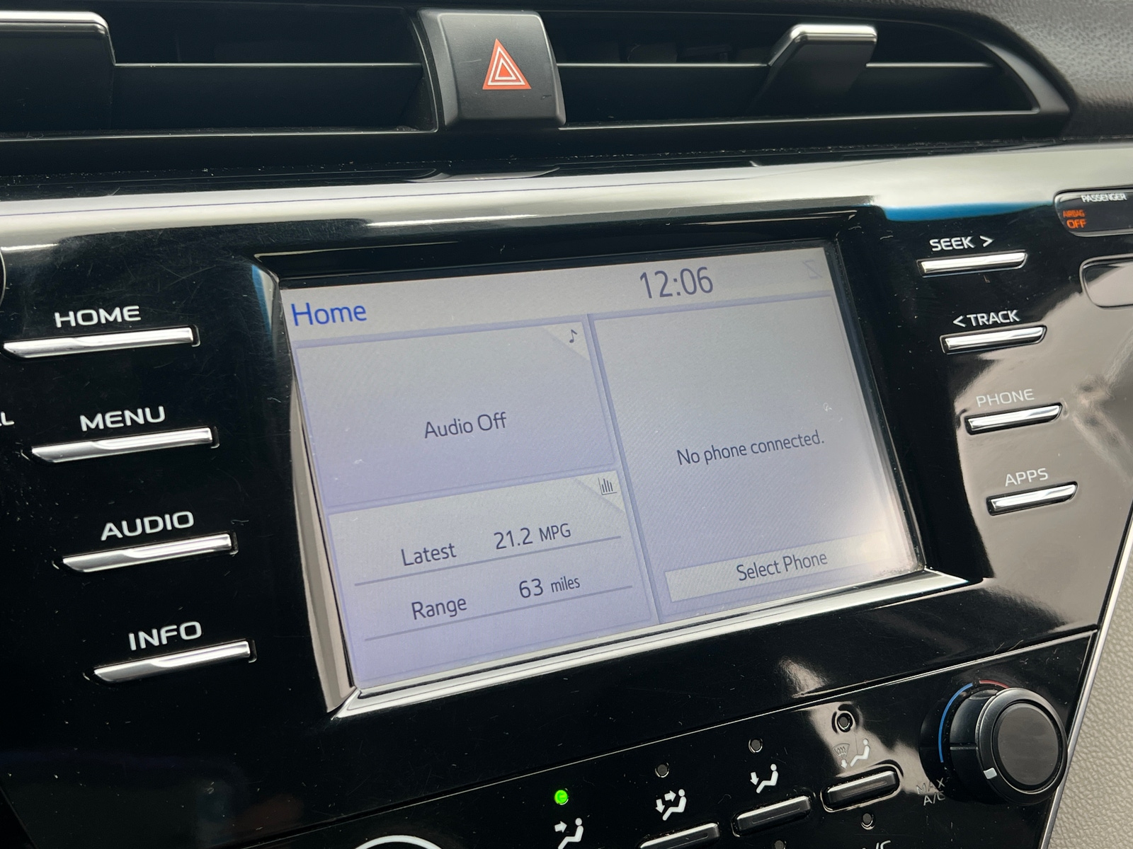 Thumbnail: 2018 Toyota Camry - 4