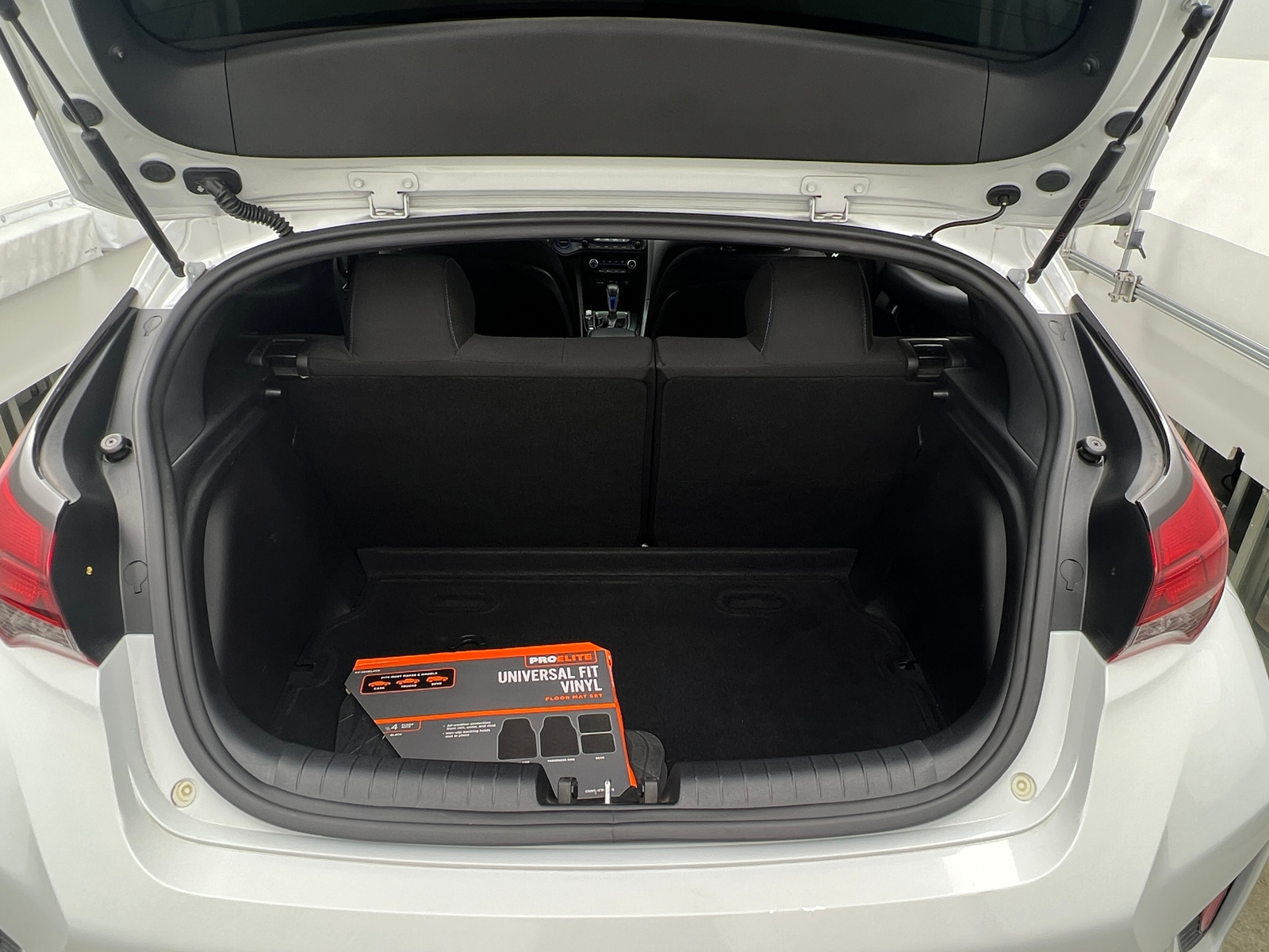 Thumbnail: 2020 Hyundai Veloster - 6