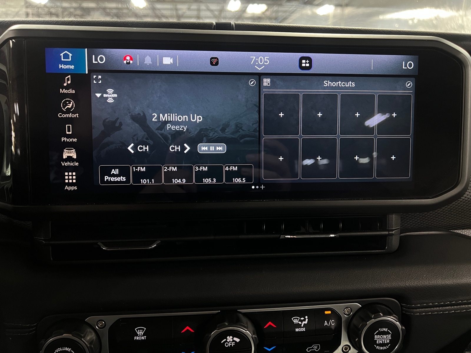 Thumbnail: 2024 Jeep Wrangler - 4