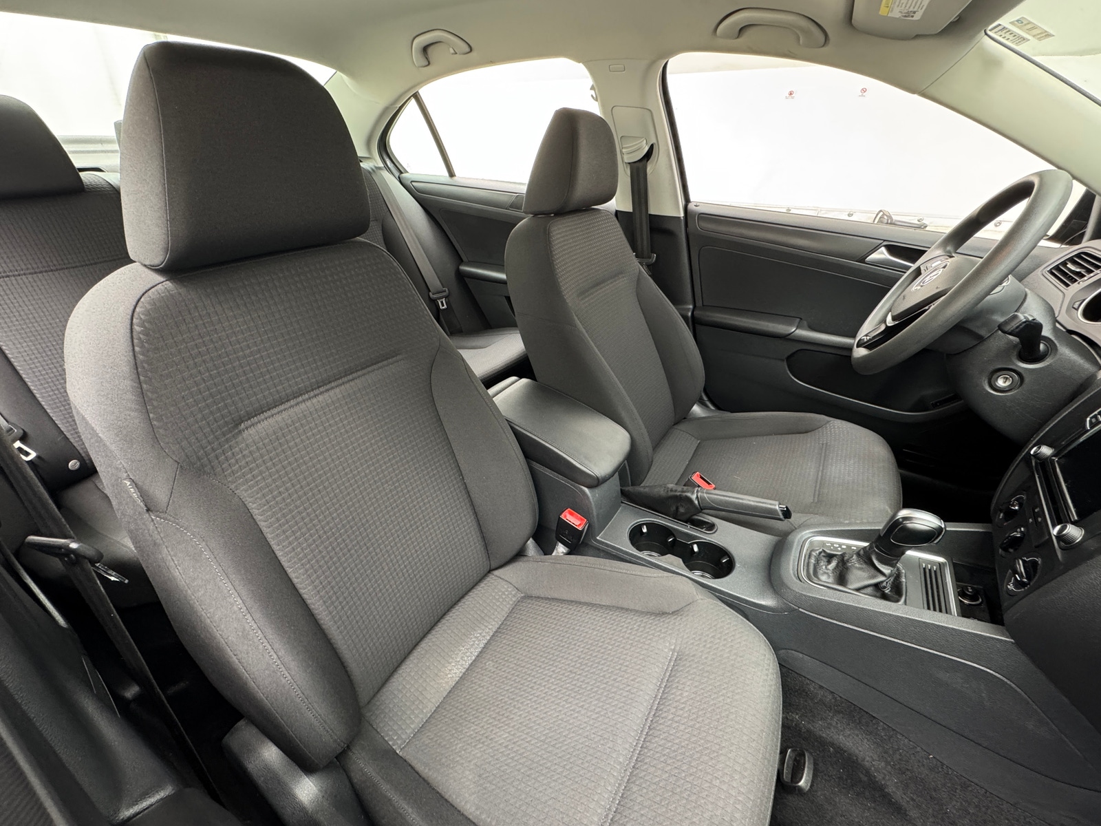 Thumbnail: 2016 Volkswagen Jetta - 2