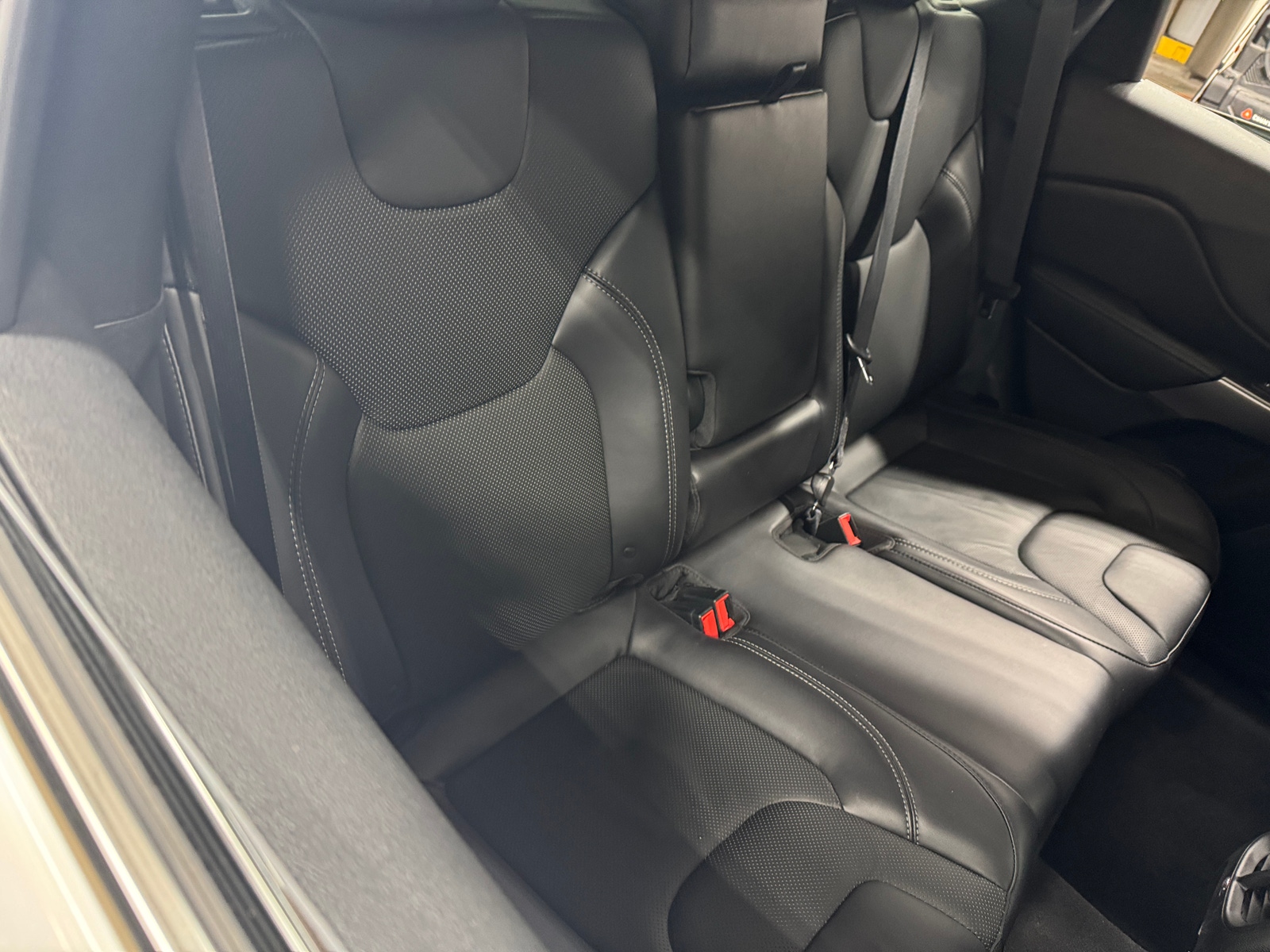 Thumbnail: 2019 Jeep Cherokee - 5