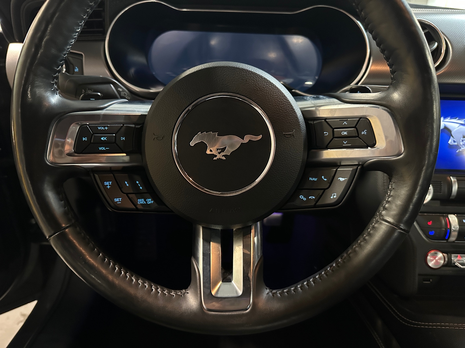 Thumbnail: 2022 Ford Mustang - 3