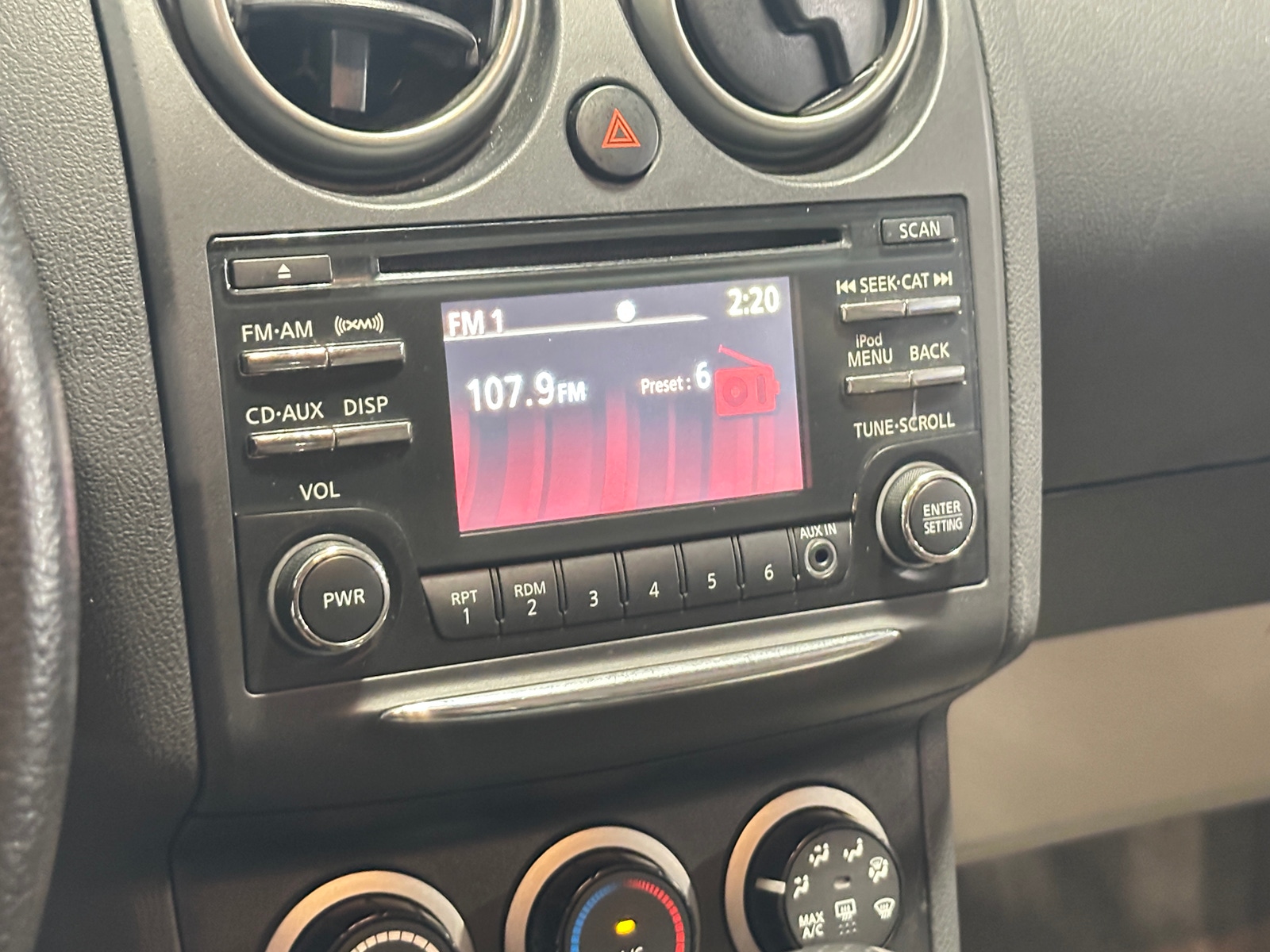 Thumbnail: 2015 Nissan Rogue - 4