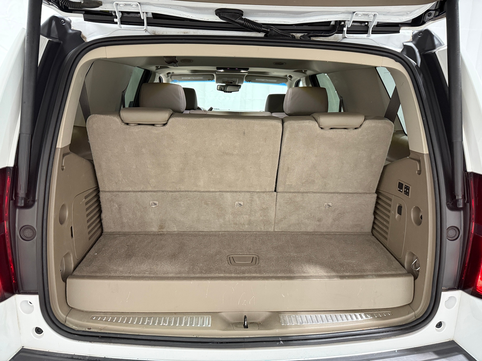 Thumbnail: 2019 Chevrolet Tahoe - 6