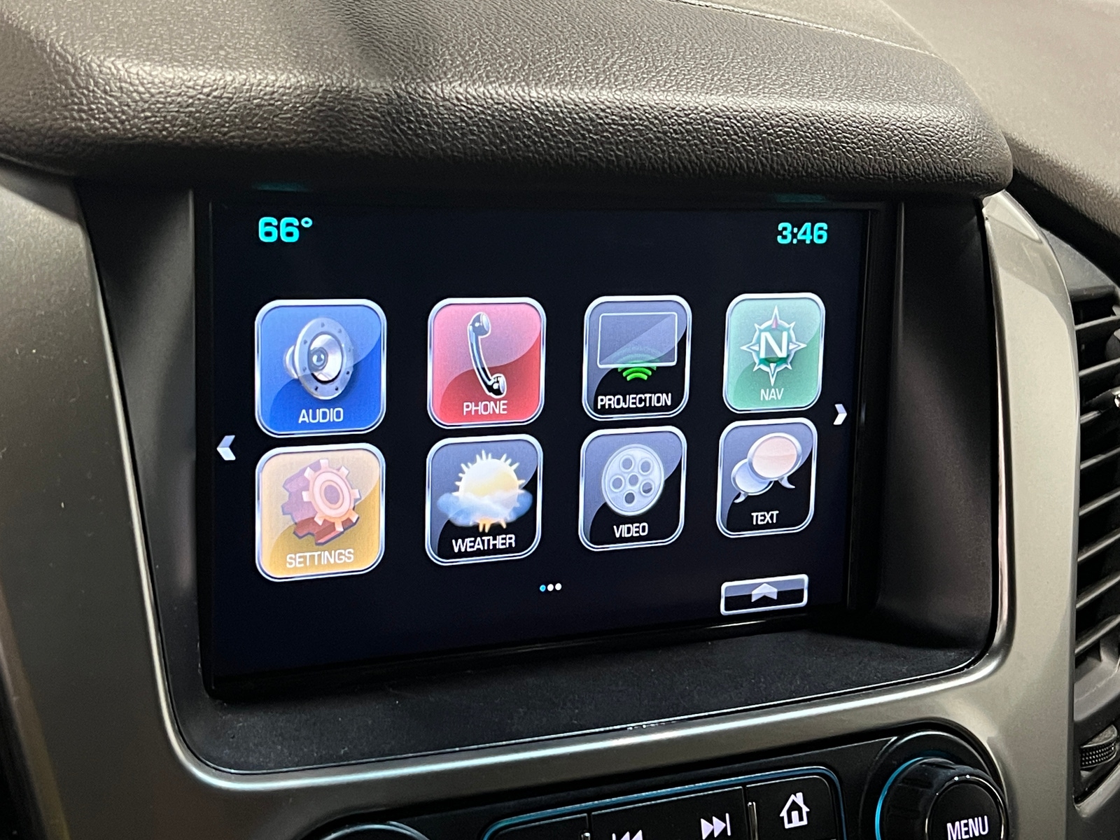 Thumbnail: 2019 Chevrolet Tahoe - 3